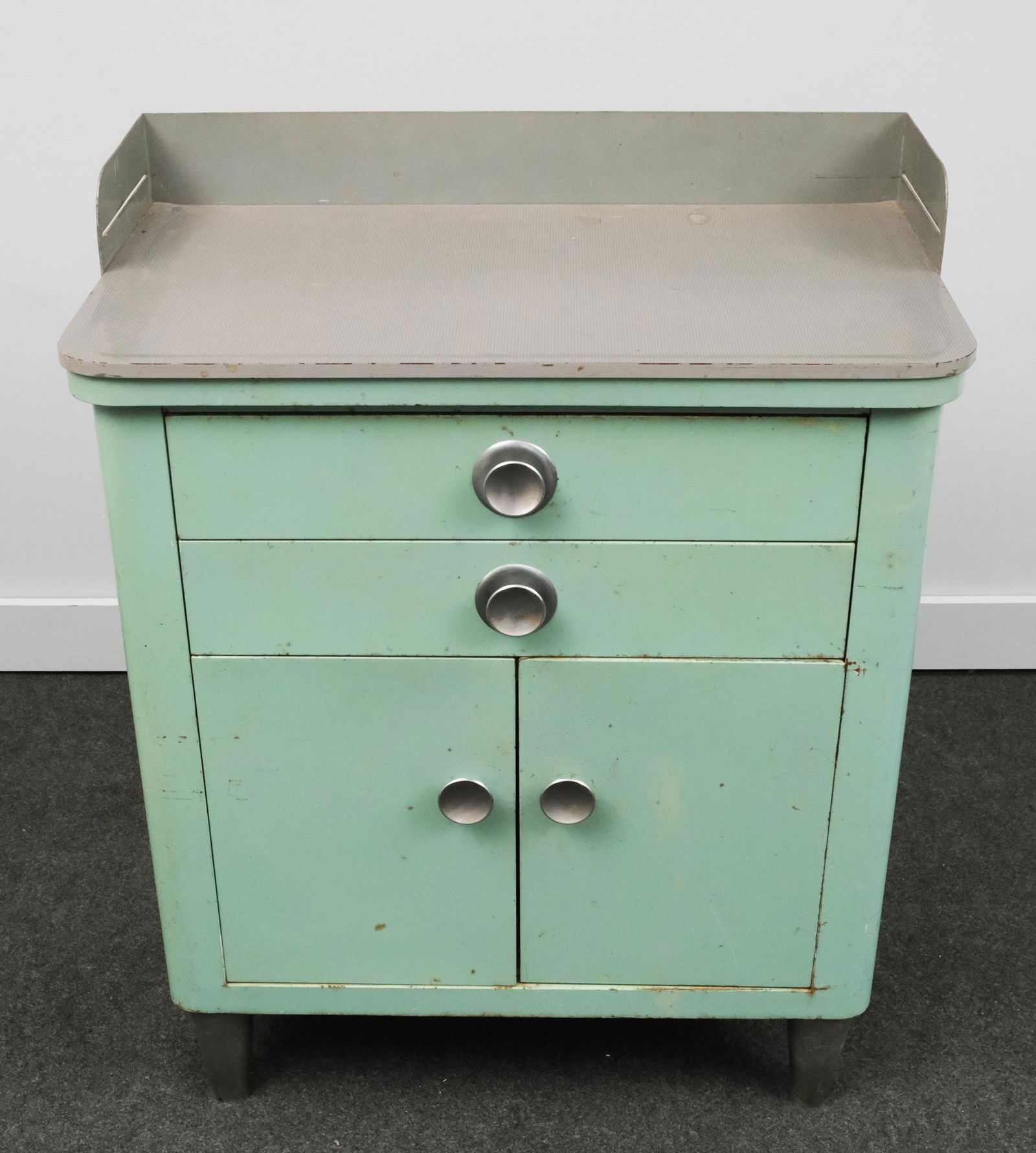 Vintage Enameled Steel Doctor's Cabinet (1 of 7)