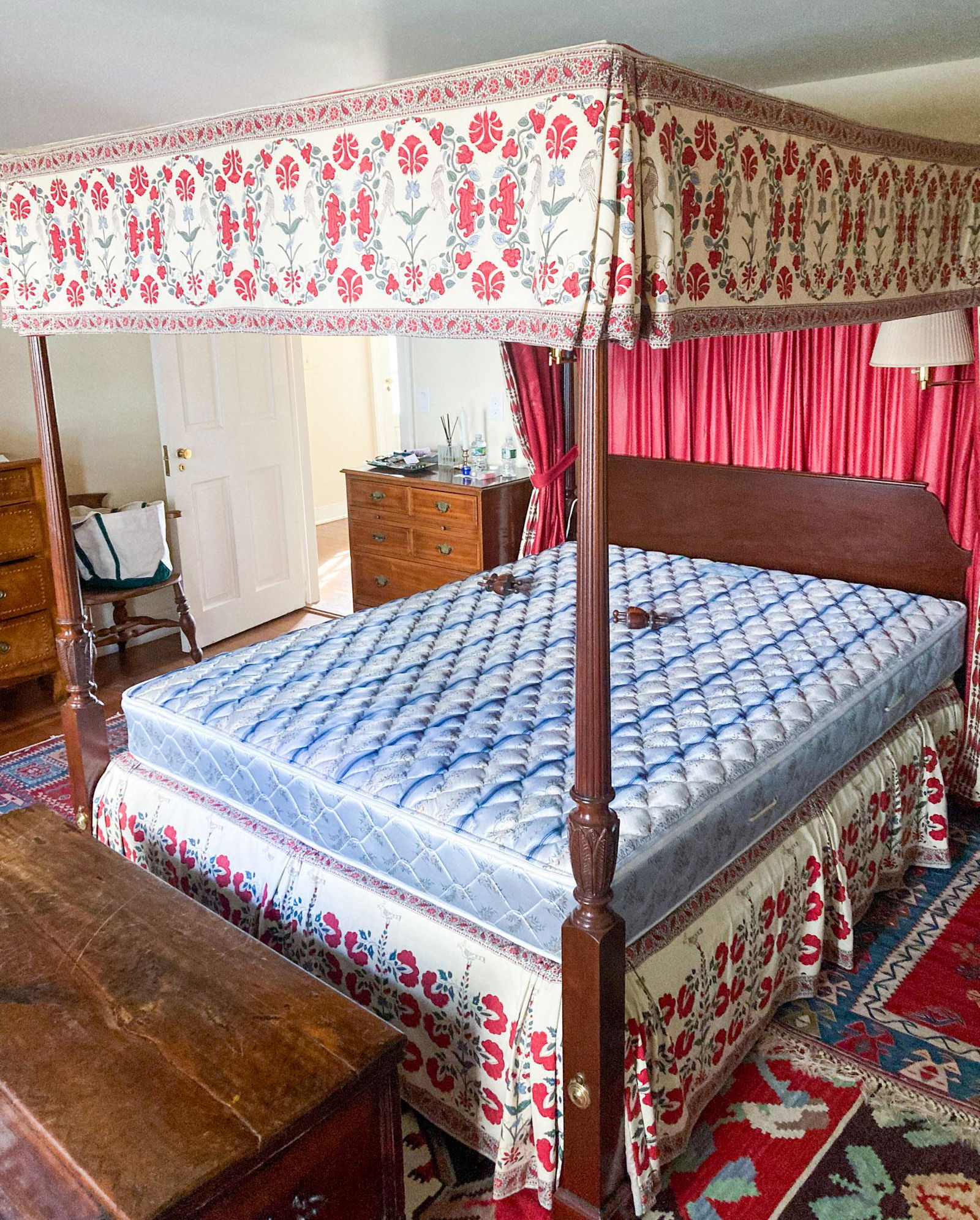 Baker Furniture Sheraton Queen Size Poster Bed (1 of 19)