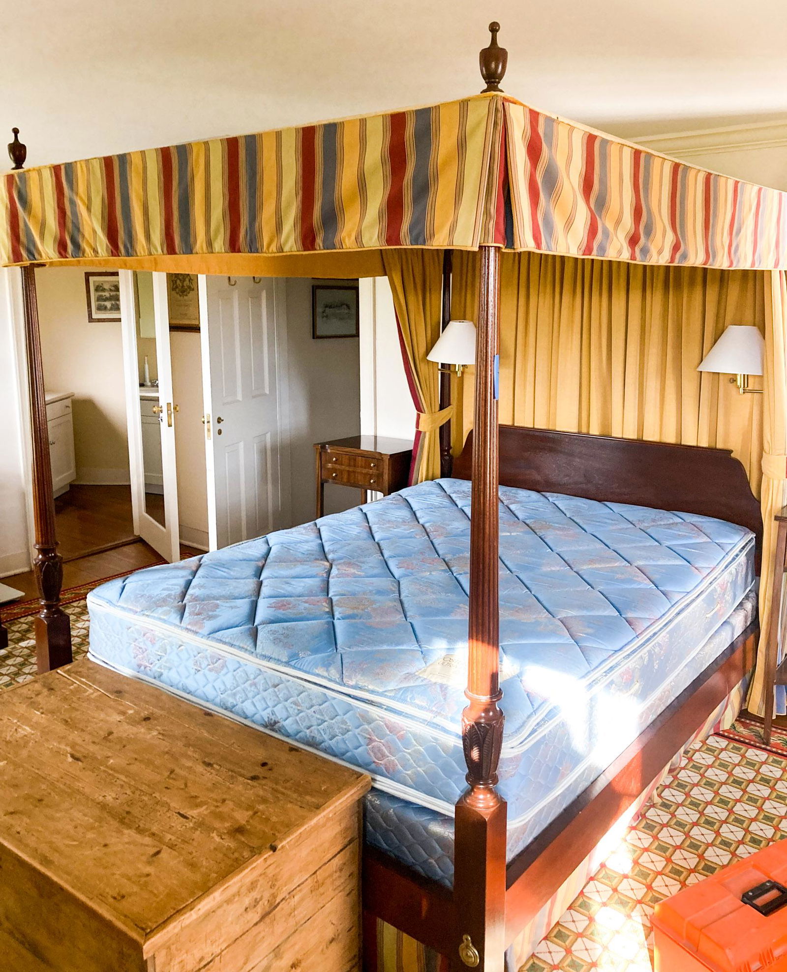 Baker Furniture Sheraton Queen Size Poster Bed (1 of 16)