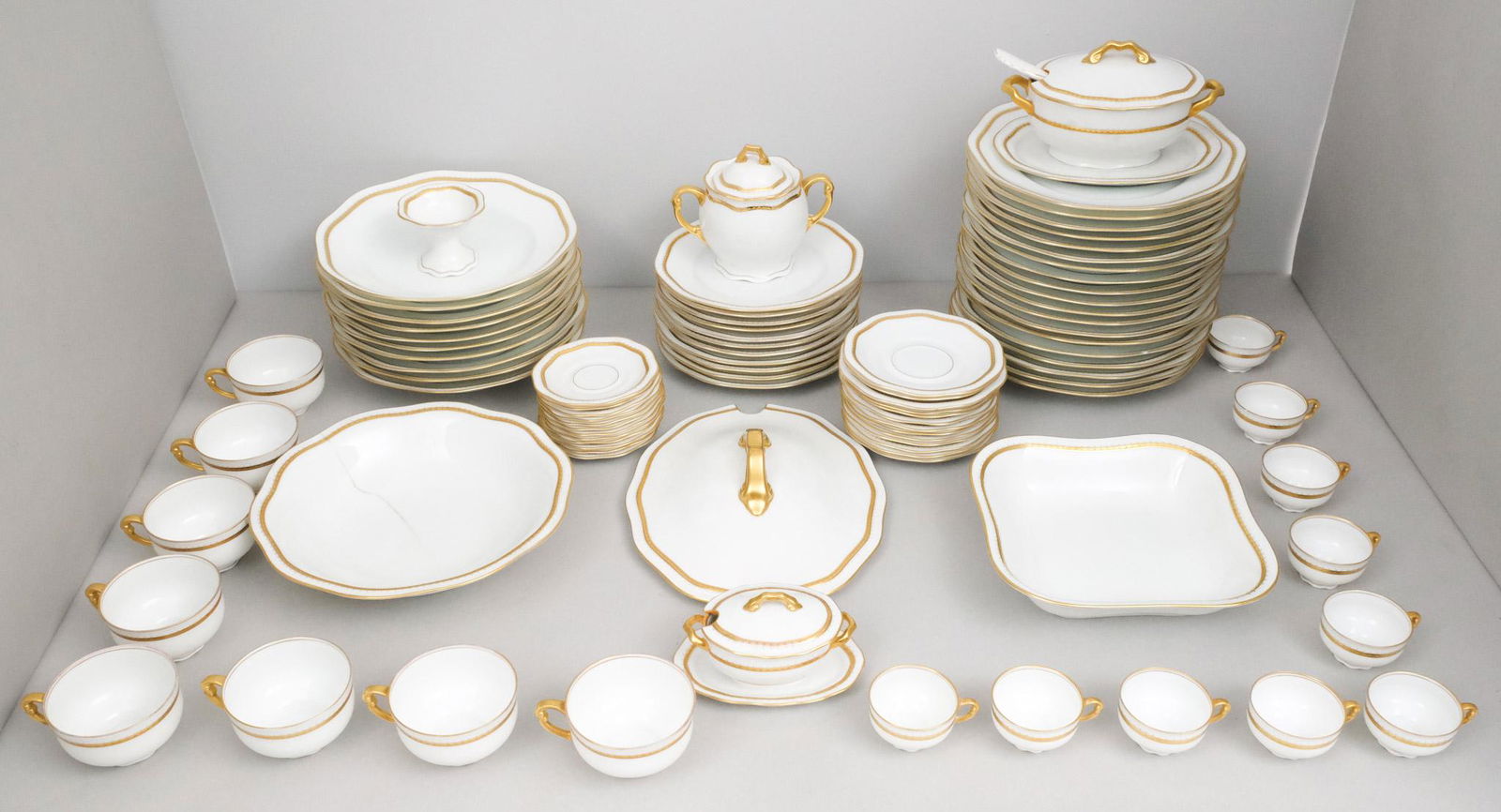 Pirkenhammer Porcelain Partial Dinner Service (1 of 12)