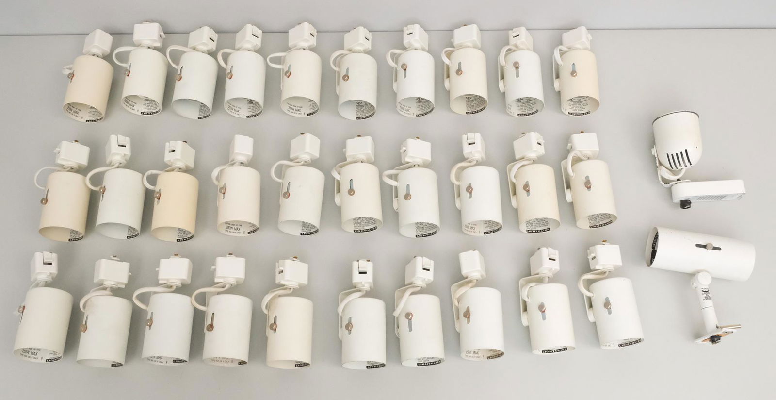 Lot of Lightolier Gallery Track Lighting (1 of 5)