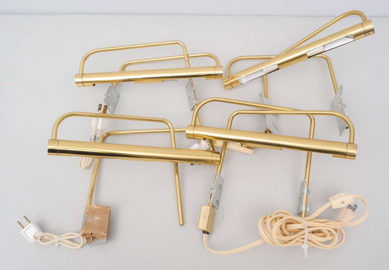 Group of 4 Gallery Painting Lights (1 of 2)