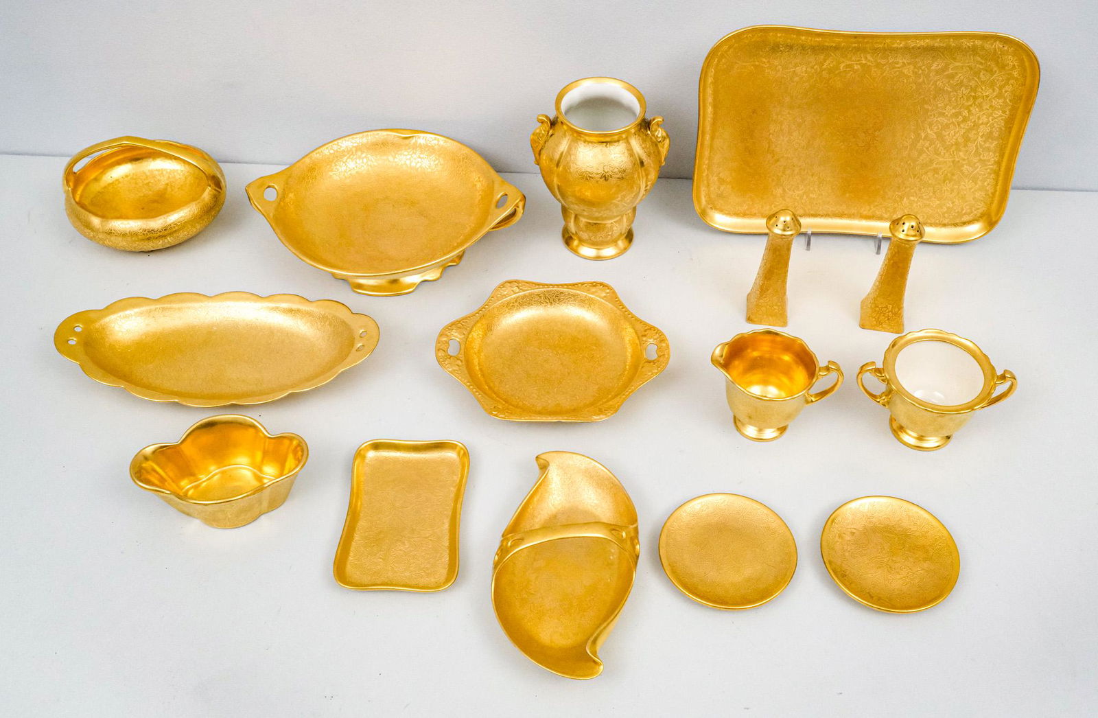 Group of Pickard & Pickard Style China (1 of 17)