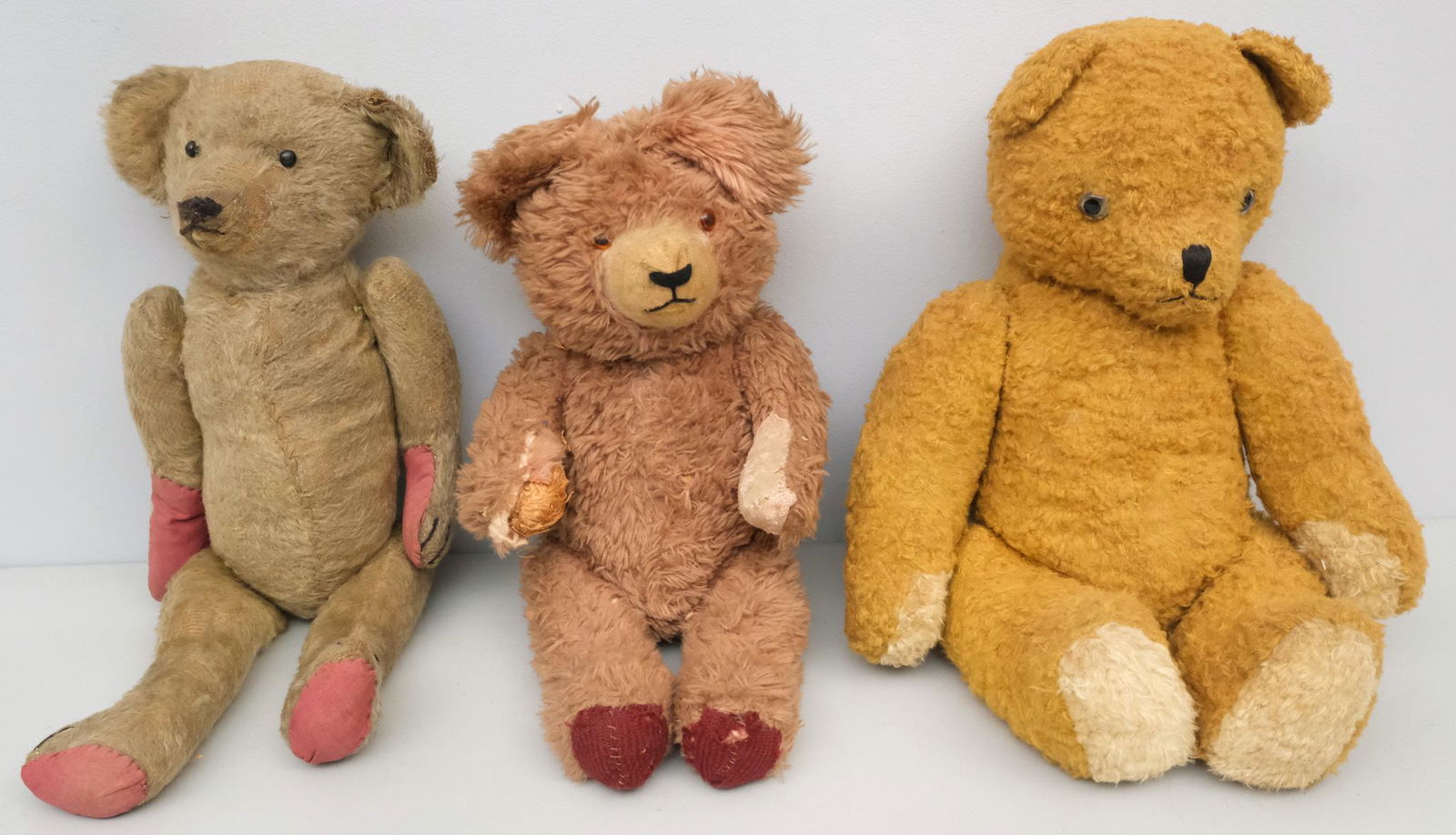 Group of Antique & Vintage Teddy Bears (1 of 20)