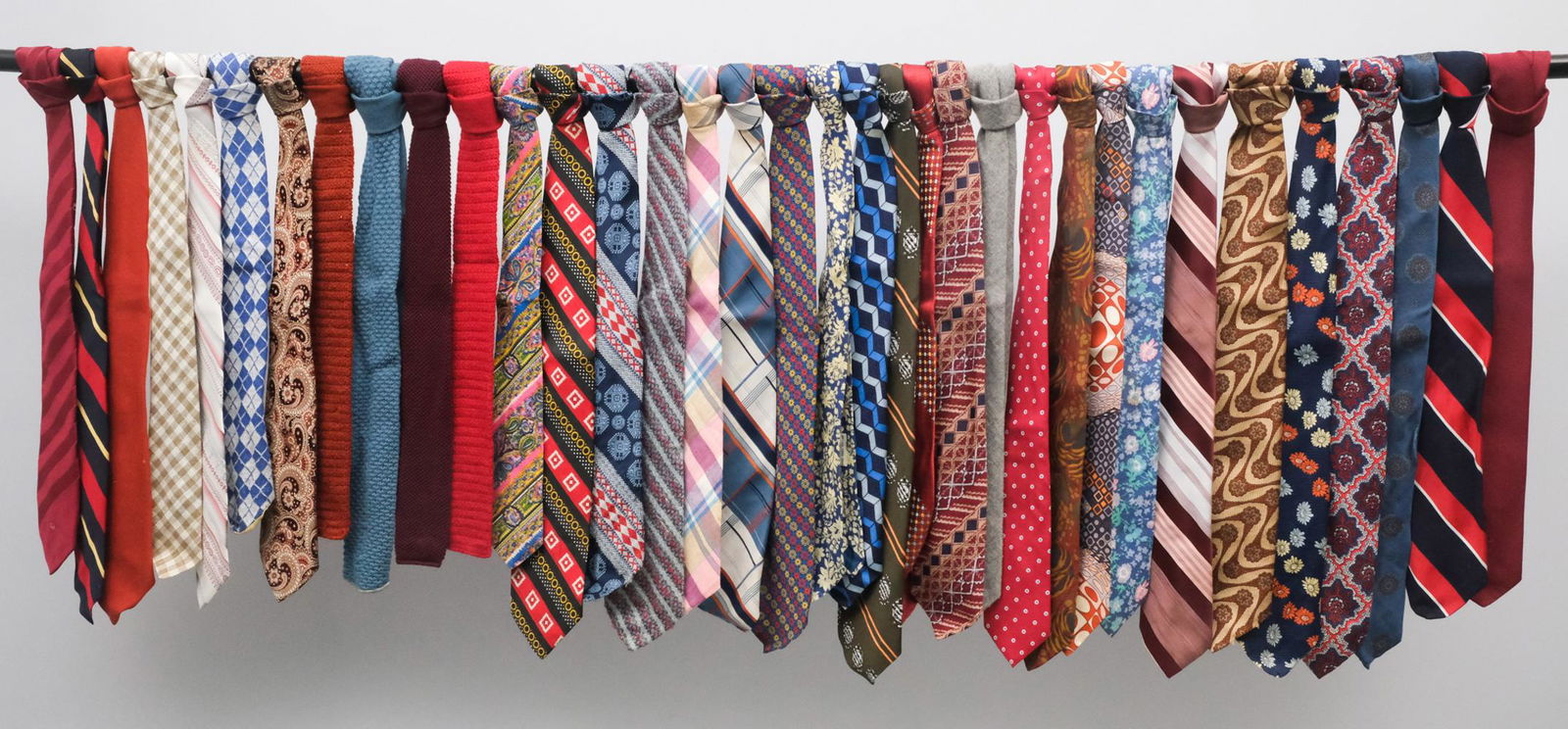 Large Lot of Vintage Ties Including Designer Ties (1 of 17)