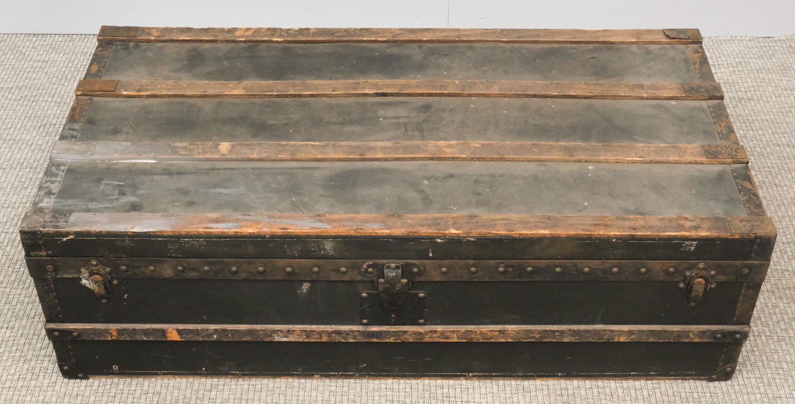 "Aux Etats-Unis" Paris Trunk (1 of 9)