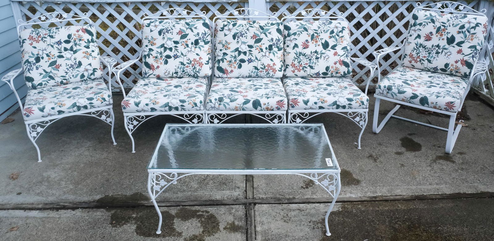 White Cast Iron Patio Set (1 of 8)