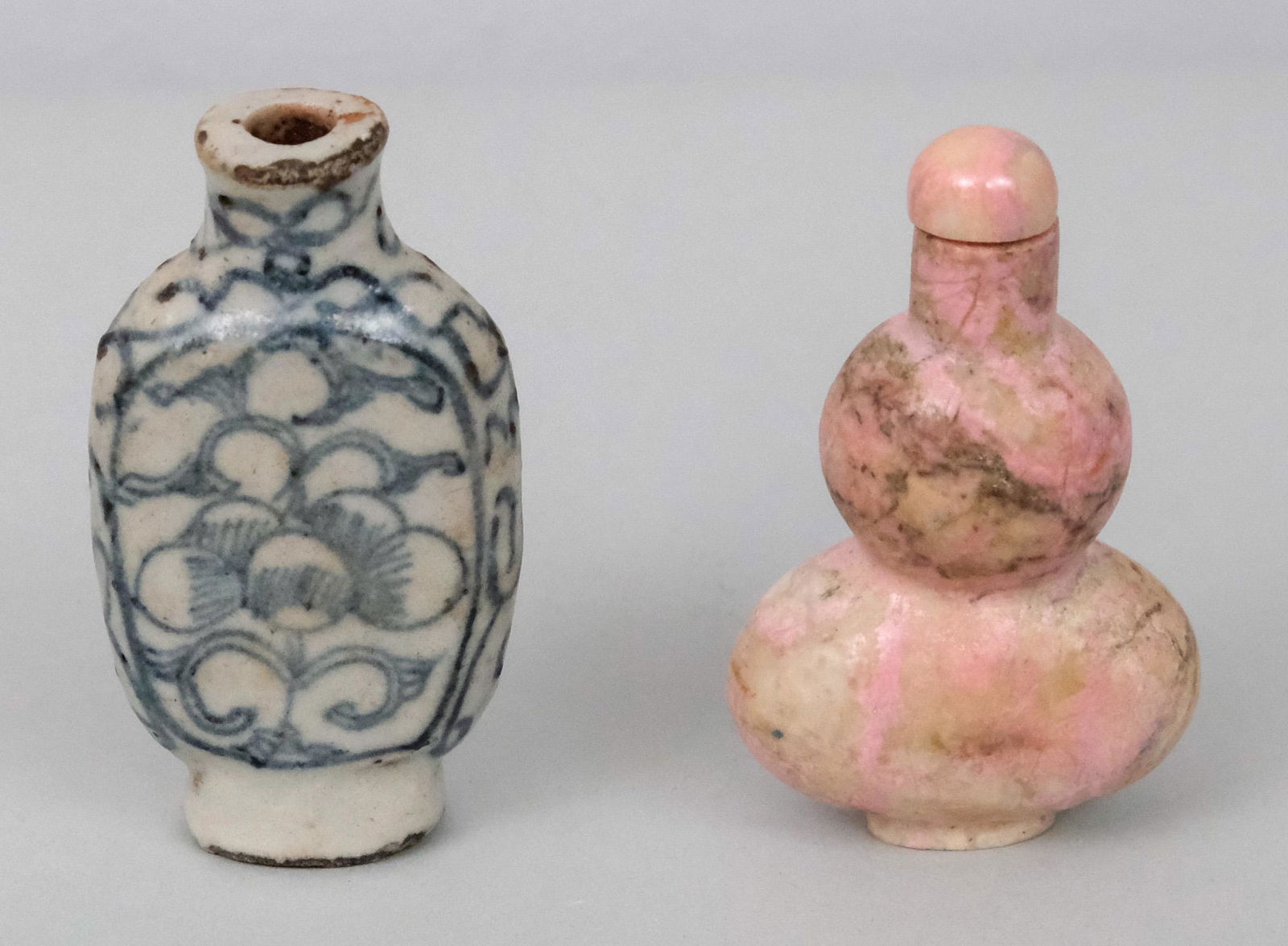 Two Carved Hardstone Snuff Bottles (1 of 7)