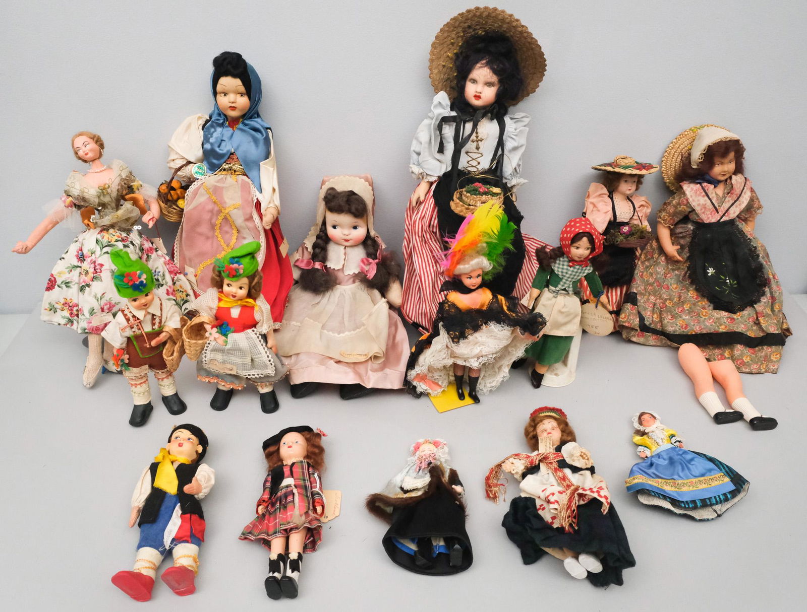 Group of Vintage Souvenir Dolls (1 of 5)
