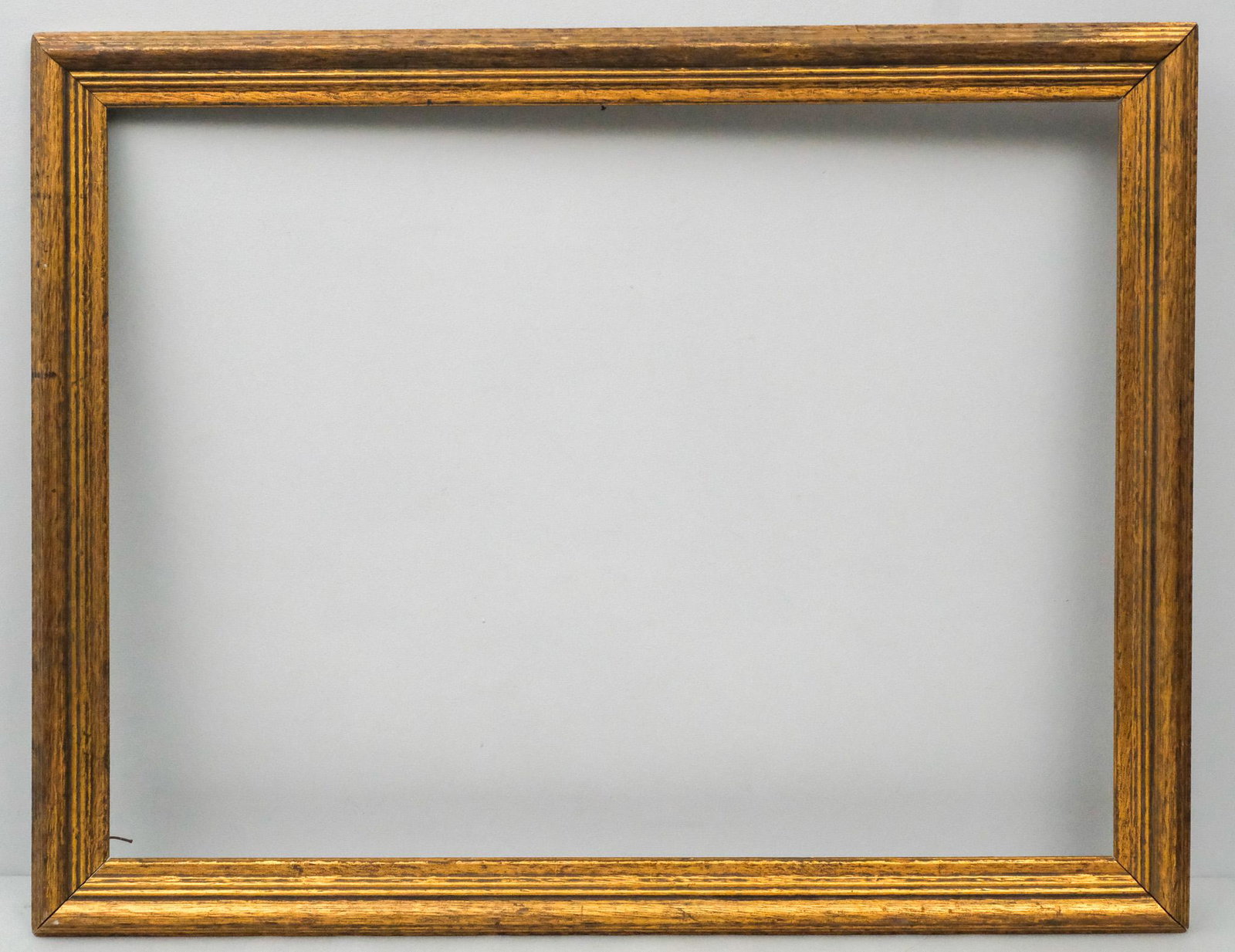 Arts & Crafts Gilt Frame 30" x 40": American, circa 1920, in a great standard size. Overall 35 1/2" x 45 3/4", rabbet 30" x 40", molding 3".