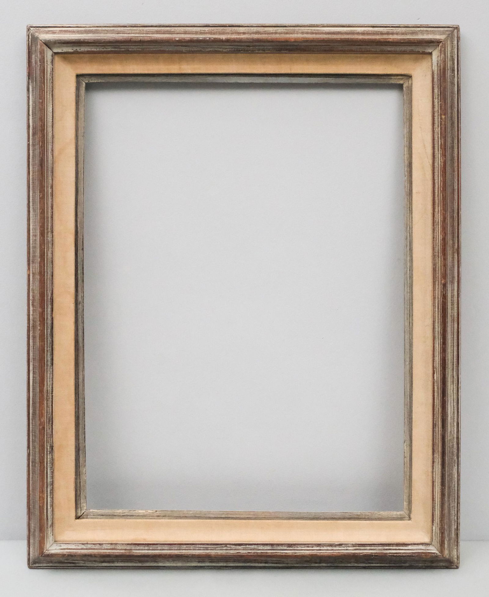 American Modernist Frame 18" x 24": American, ca. 1940, chestnut with a linen cove, in a great standard size. Overall 23 1/4" x 29 3/4", Rabbet 18" x 24", Molding 2 1/2"
