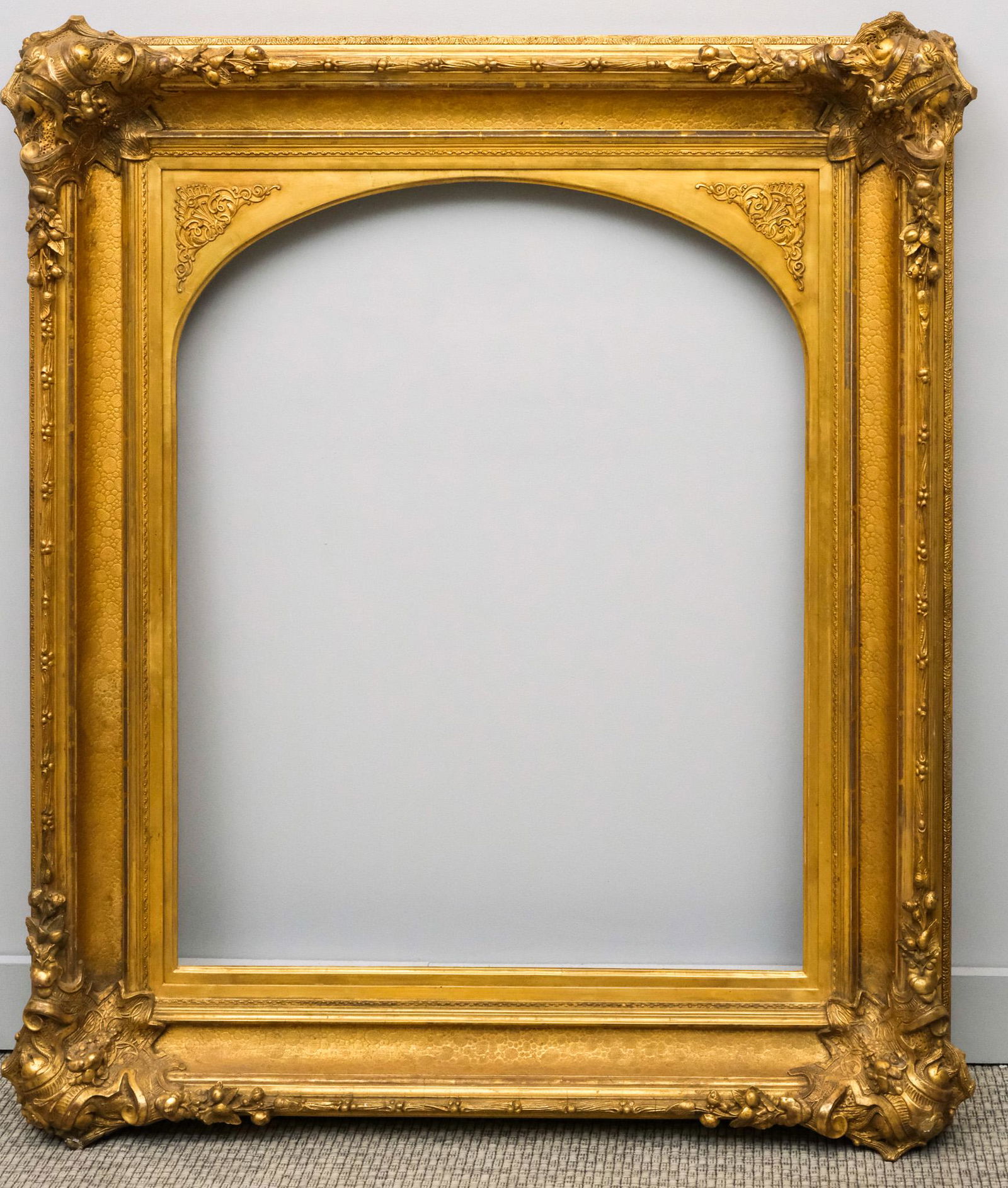 American Spotted Cove Gilt Frame 30" x 37" (1 of 4)