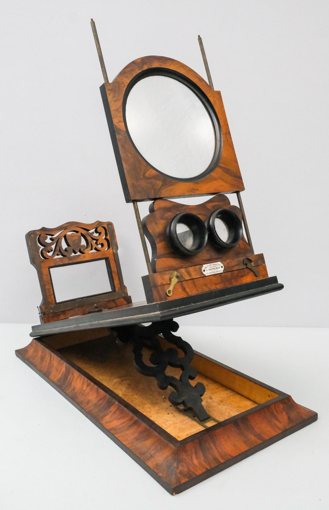 Antique Hautecoeur French Zograscope (1 of 16)