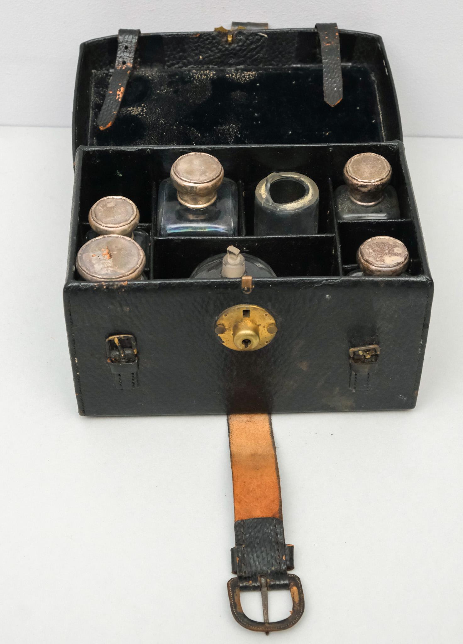 Edwardian Silver & Crystal Travel Cosmetic Kit (1 of 11)