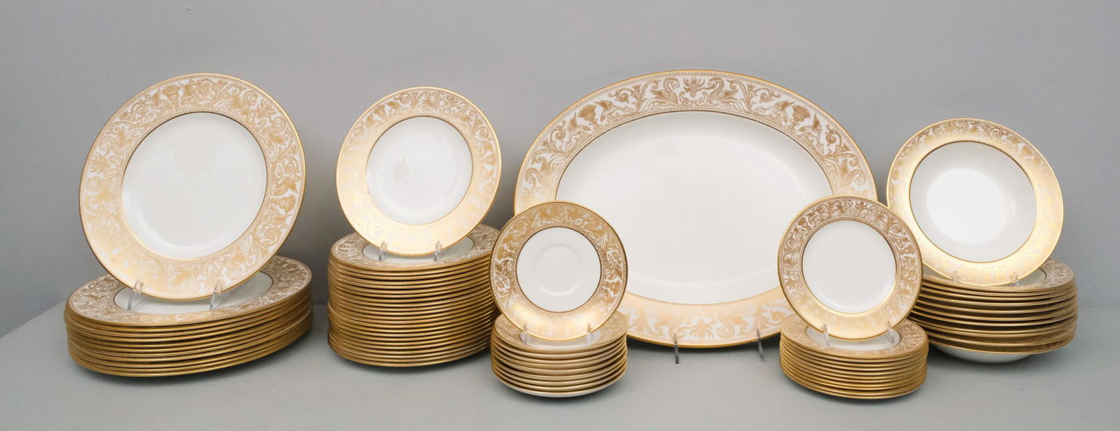 Wedgwood "Gold Florentine" Dinner Service (1 of 8)