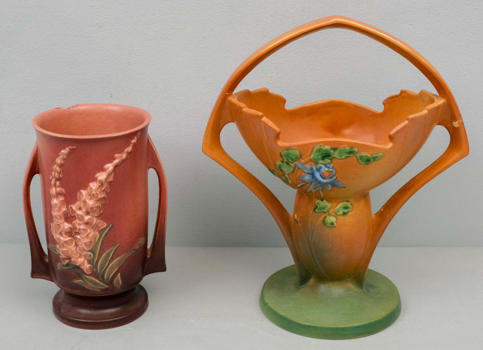 Two Pieces Roseville Art Pottery (1 of 11)