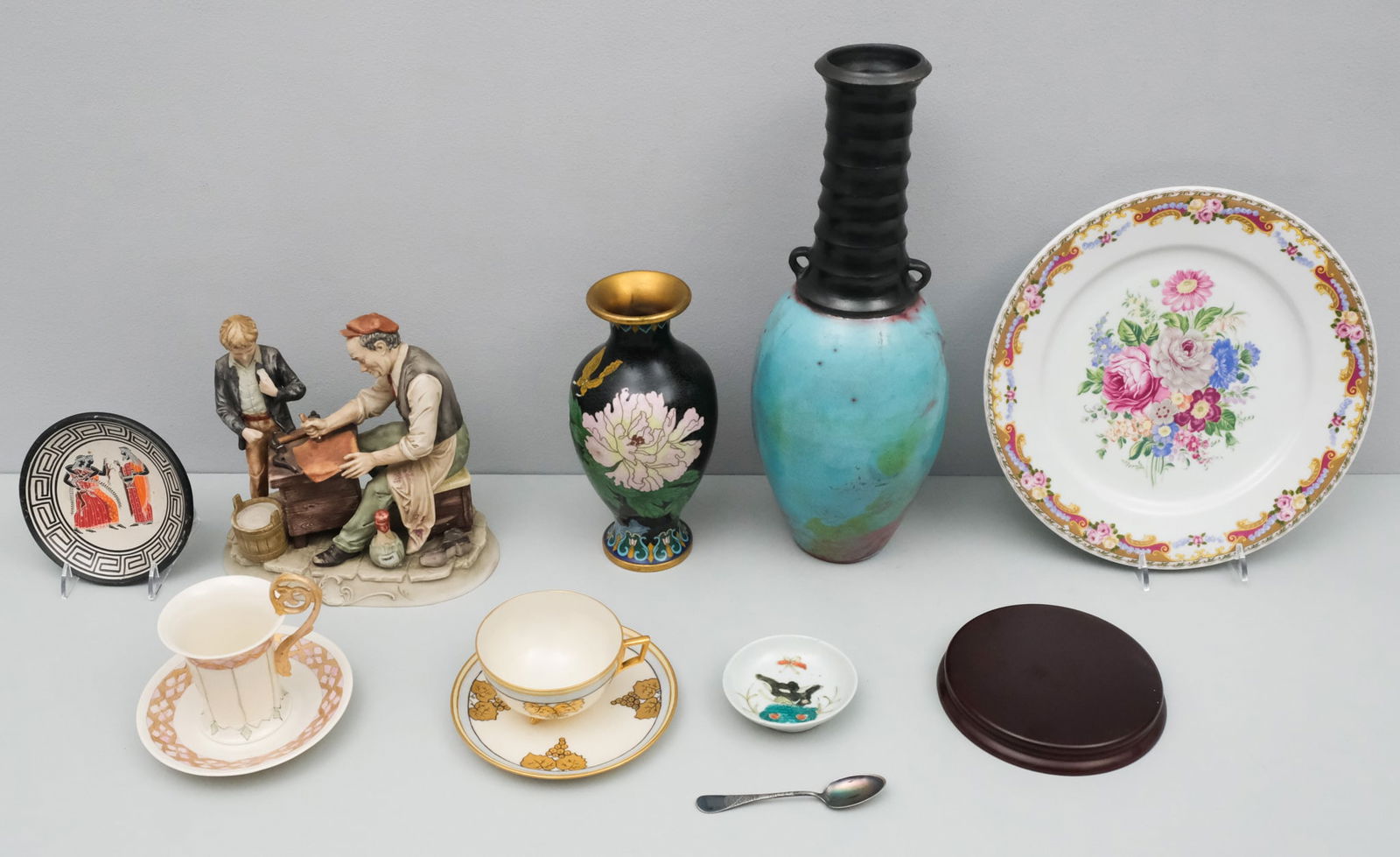 Large Lot of Antiques and Decorative Objects: Including figurines, vases, and more. See images.