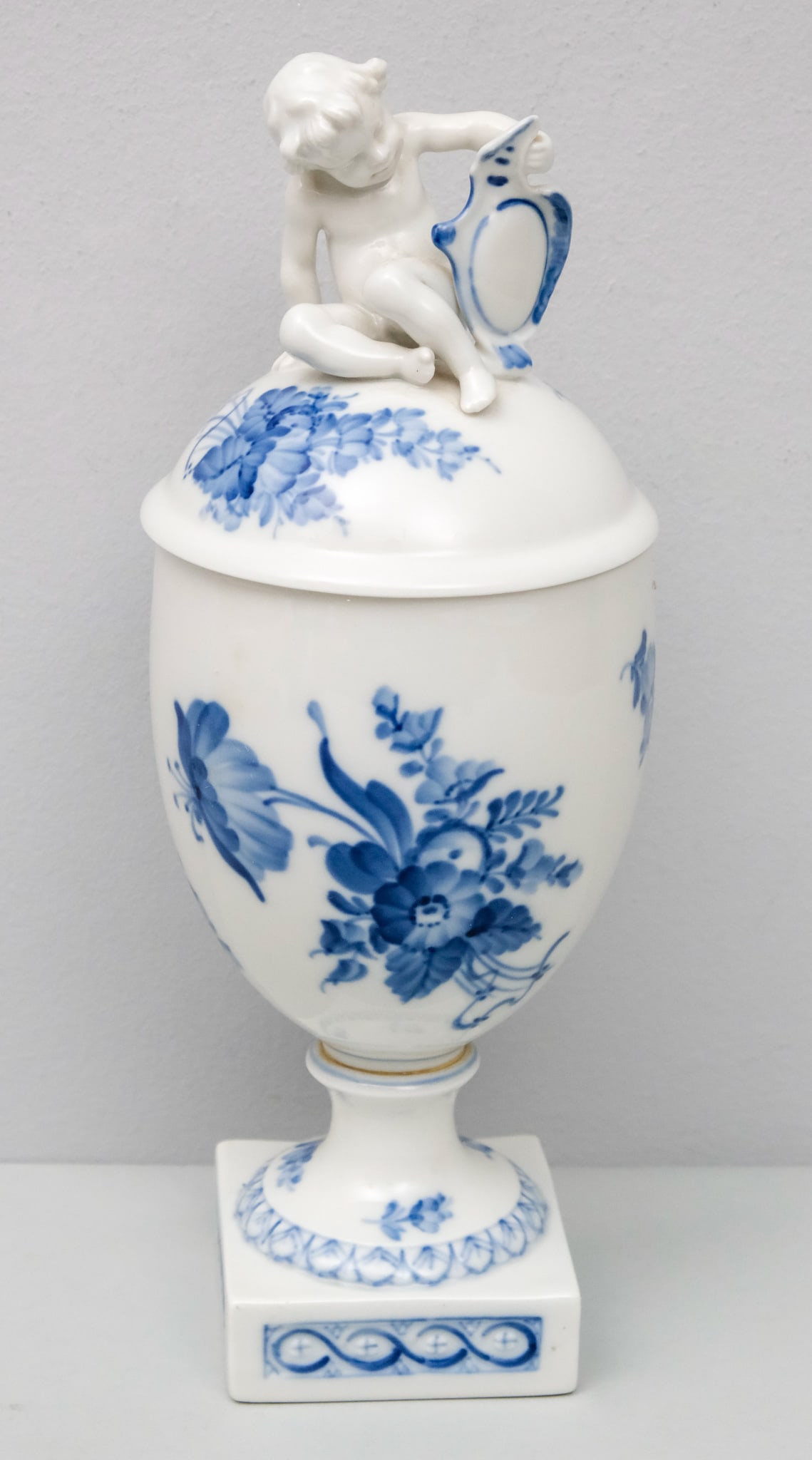 Royal Copenhagen Porcelain Blue Flowers Lidded Jar (1 of 10)