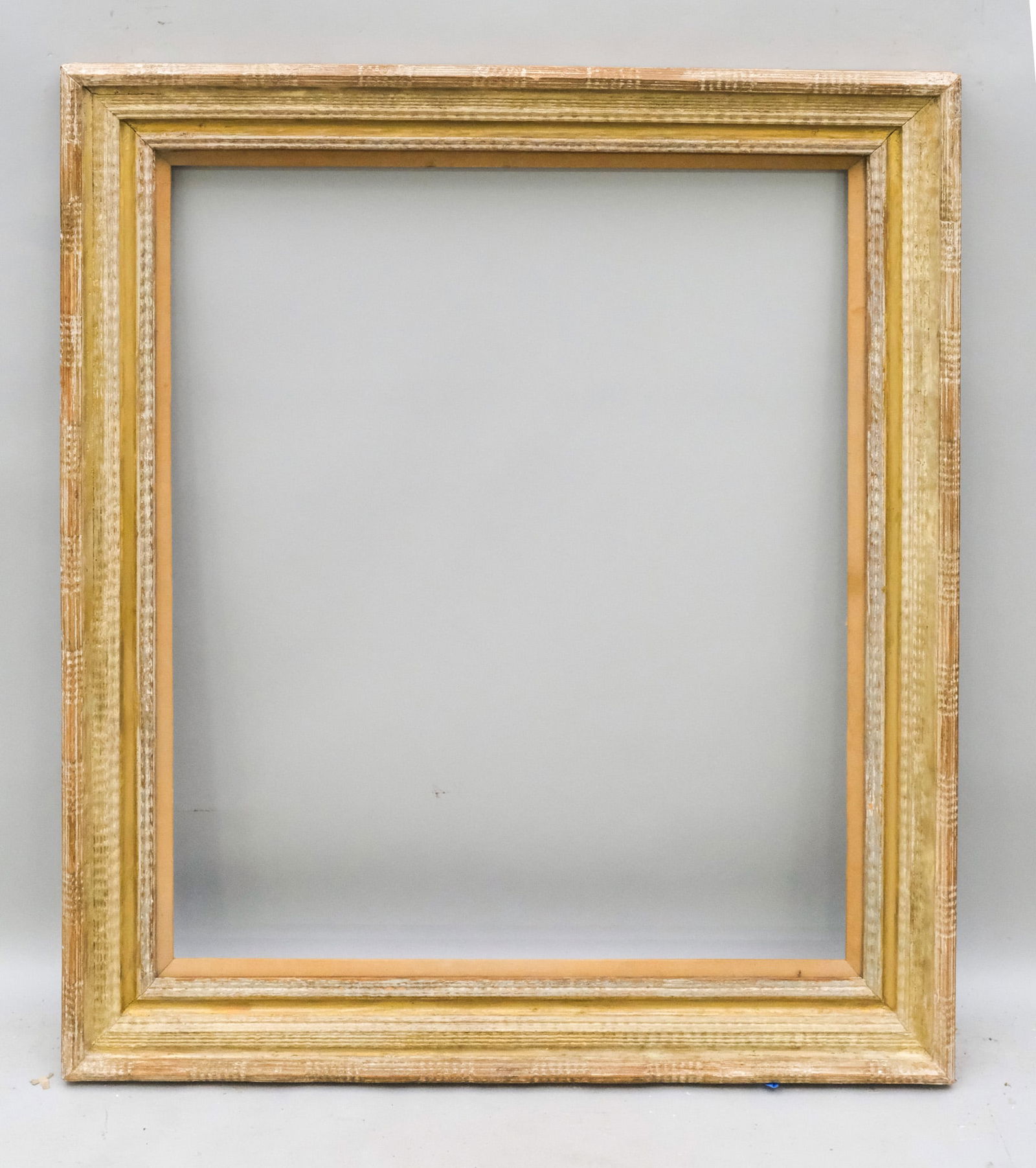 Dutch Ripple Molded Frame 25" x 30" (1 of 4)