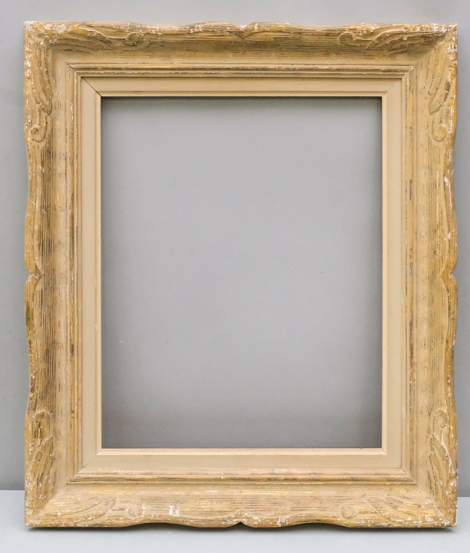Louis XV Style Montparnasse Frame 16" x 20": American, ca. 1940, in a great standard size. Overall 23 1/4" x 27", Rabbet 16" x 20", Molding 4".