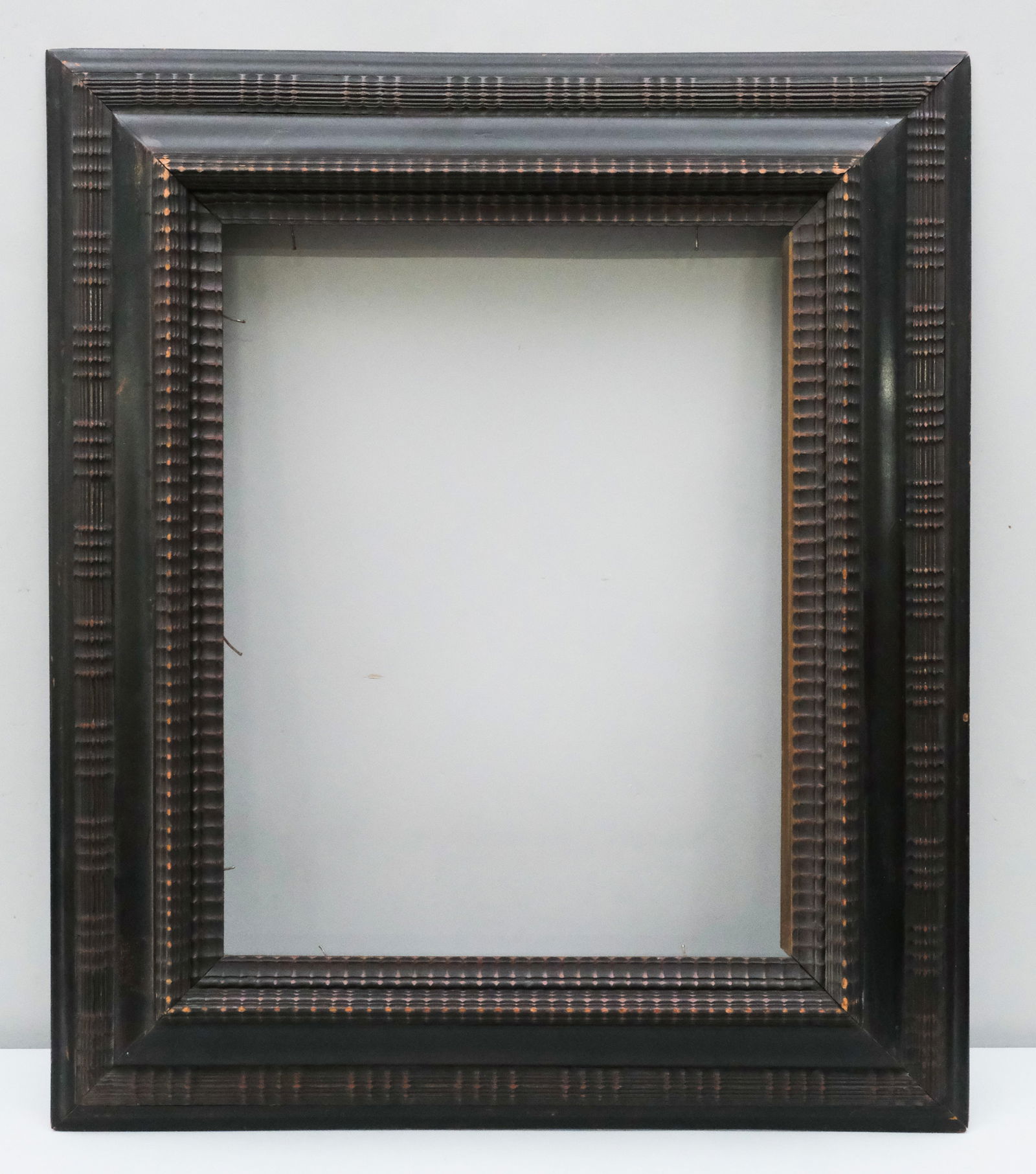 Dutch Ripple Molded Frame 14" x 18 1/4" (1 of 4)