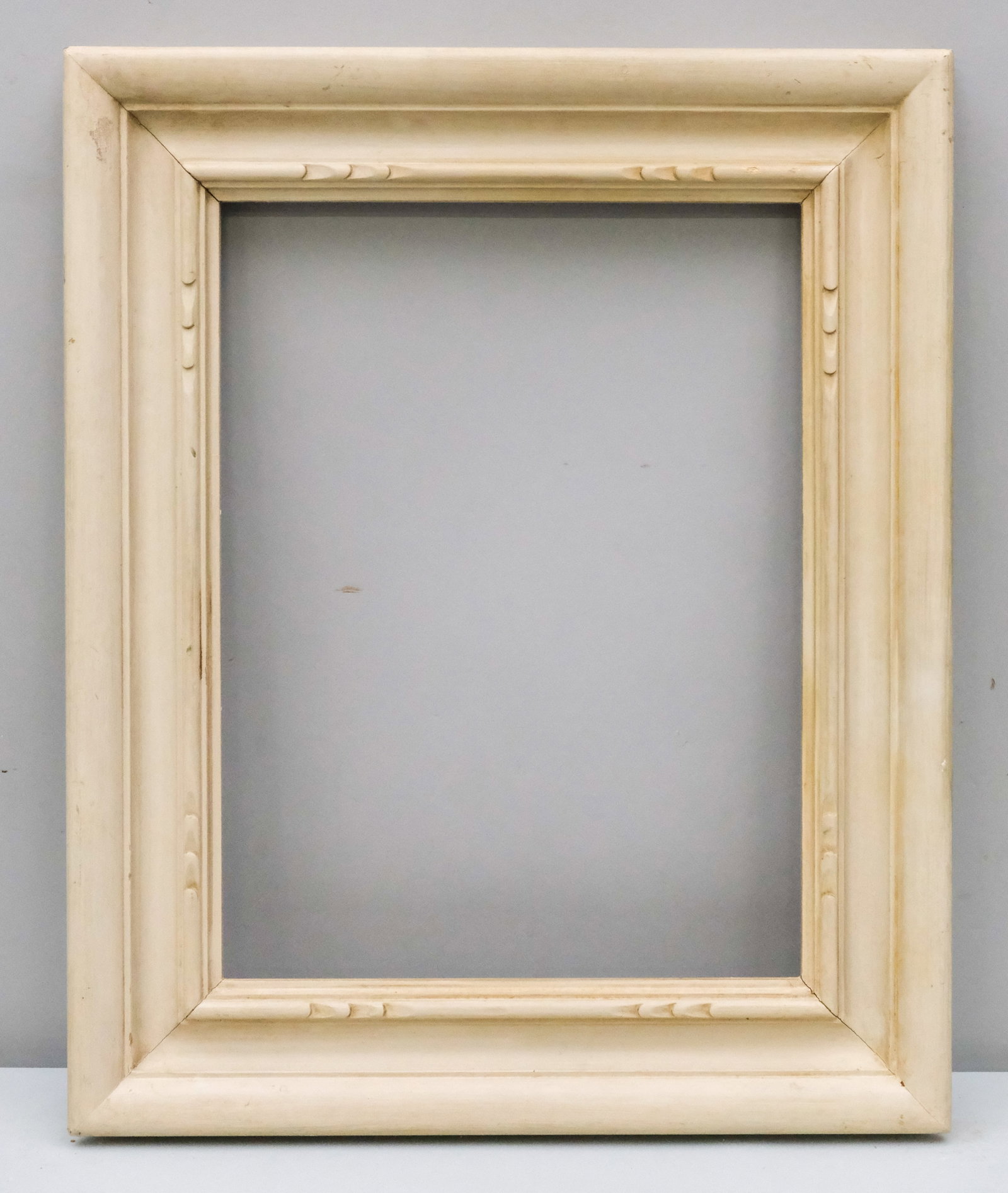 American Modernist Frame 12" x 16": American, ca. 1940, in a great standard size. Overall 17 3/4" x 21 3/4", Rabbet 12" x 16", Molding 3".
