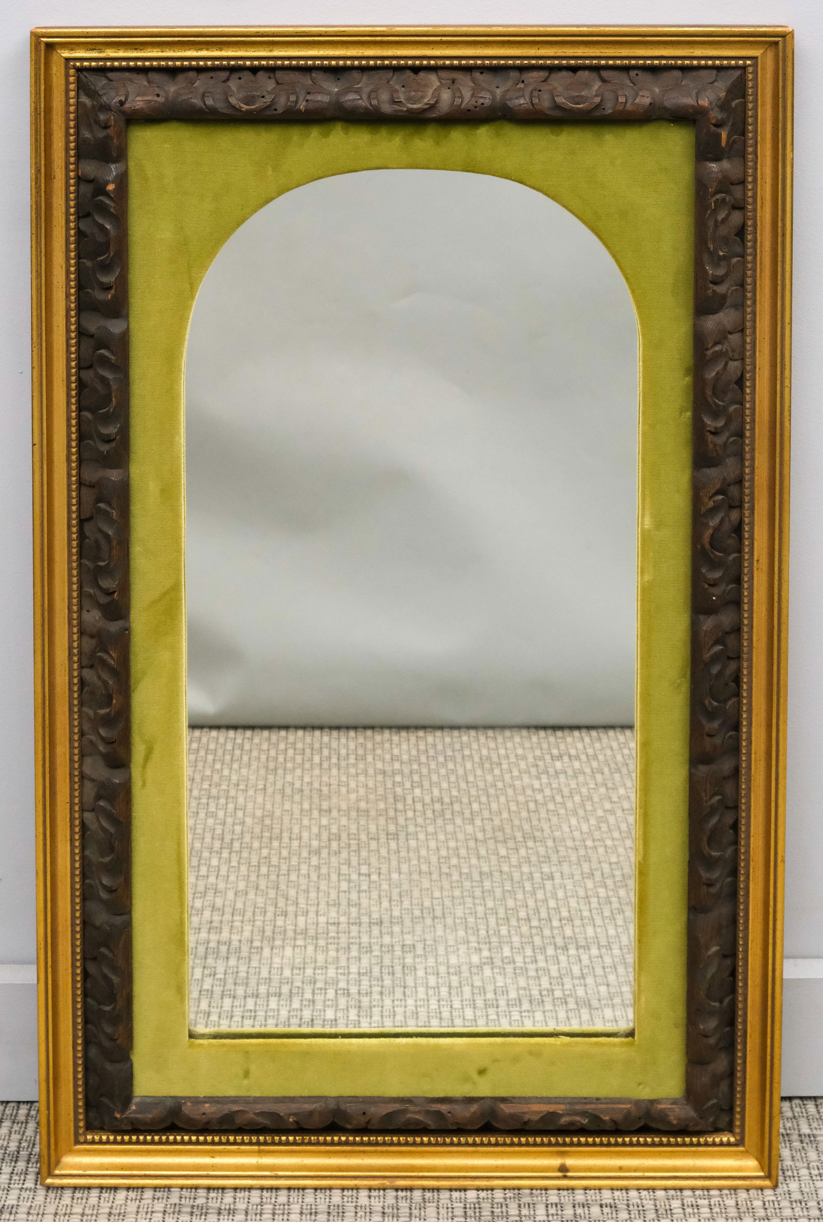 Arched Aesthetic Mirror (1 of 4)