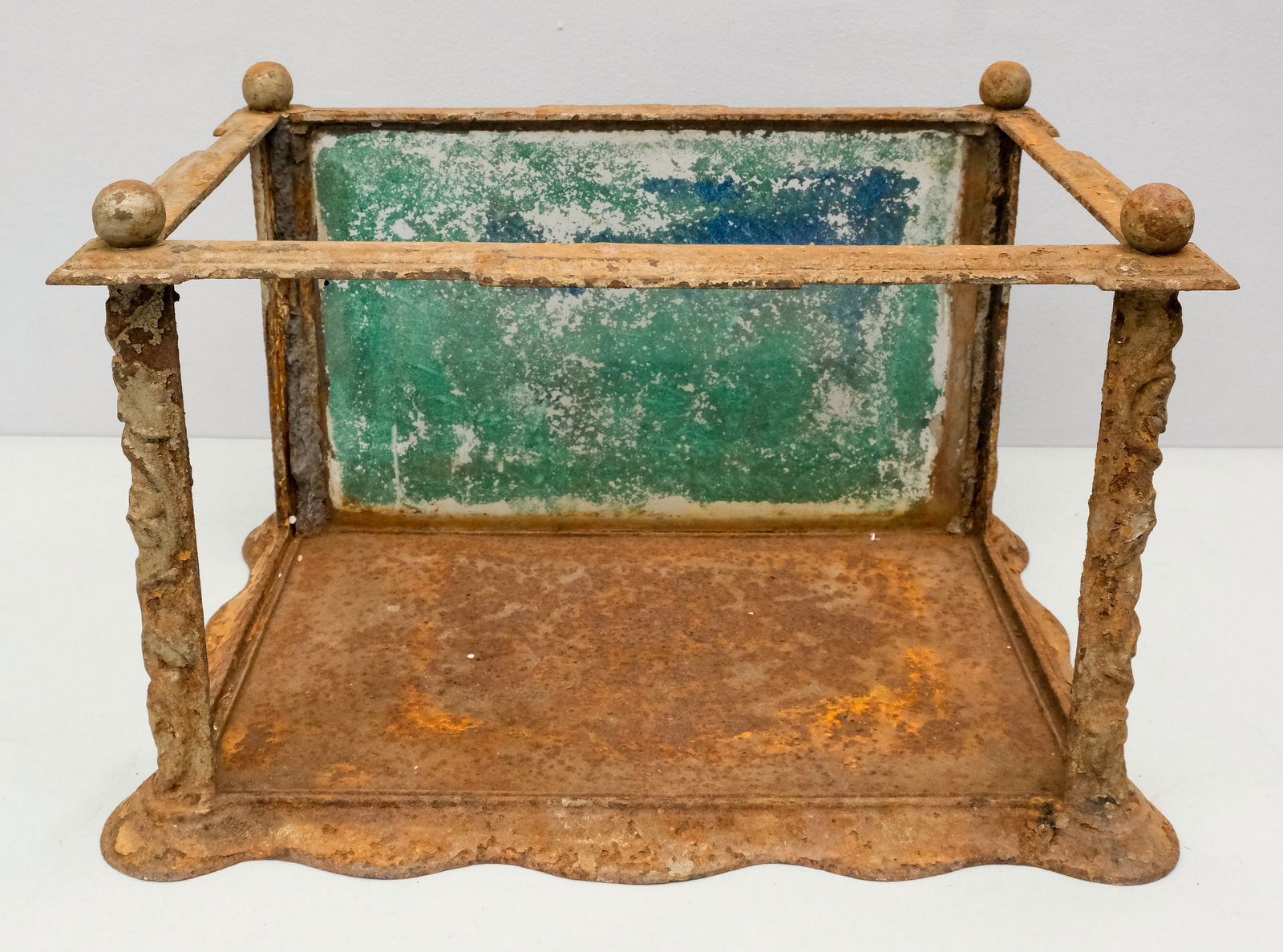 Fiske Type Victorian Cast Iron Aquarium (1 of 5)