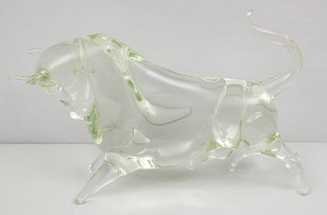 Pino Signoretto, Murano Glass Bull: Pino Signoretto (Italian, 1944-2017) modernist rumbling bull sculpture. Signed on bottom. 13 1/2".