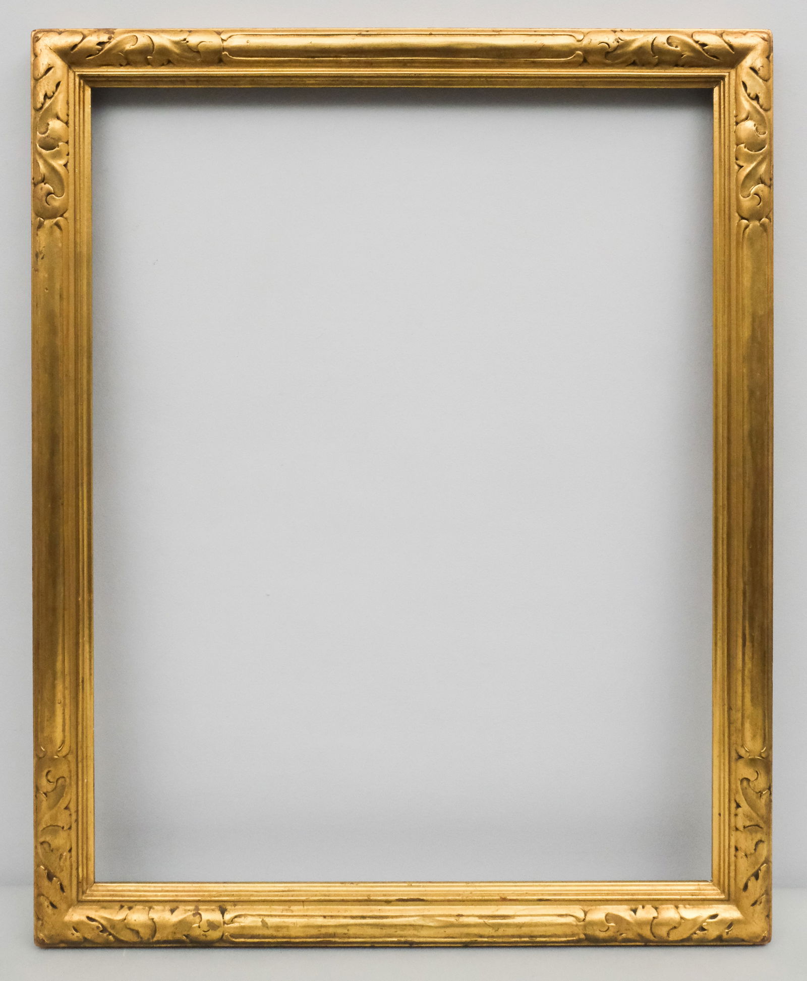 Newcomb Macklin Gilt Frame 22" x 28": Newcomb Macklin, ca. 1920, carved and gilded. Overall 25 1/2" x 31 1/2", rabbet 22" x 28", molding 2".