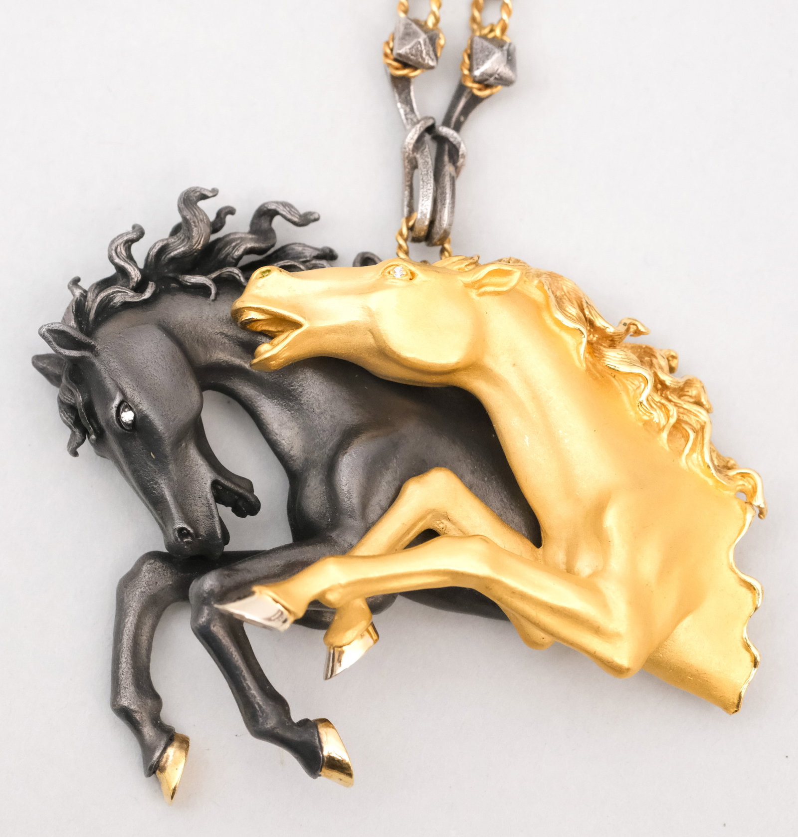 18K Gold Carrera Y Carrera Ecuestre Necklace (1 of 20)