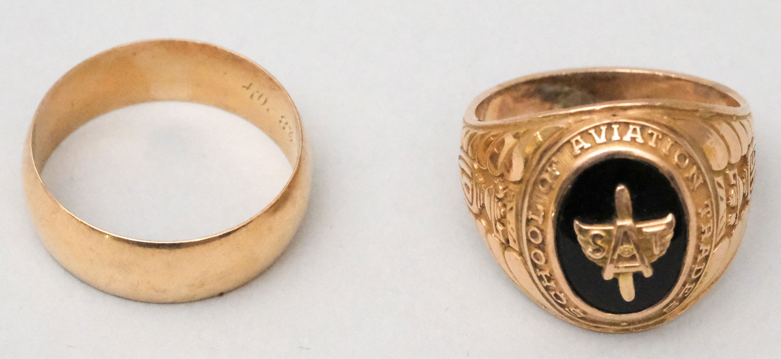 2 Vintage & Antique Gold Men's Rings (1 of 20)