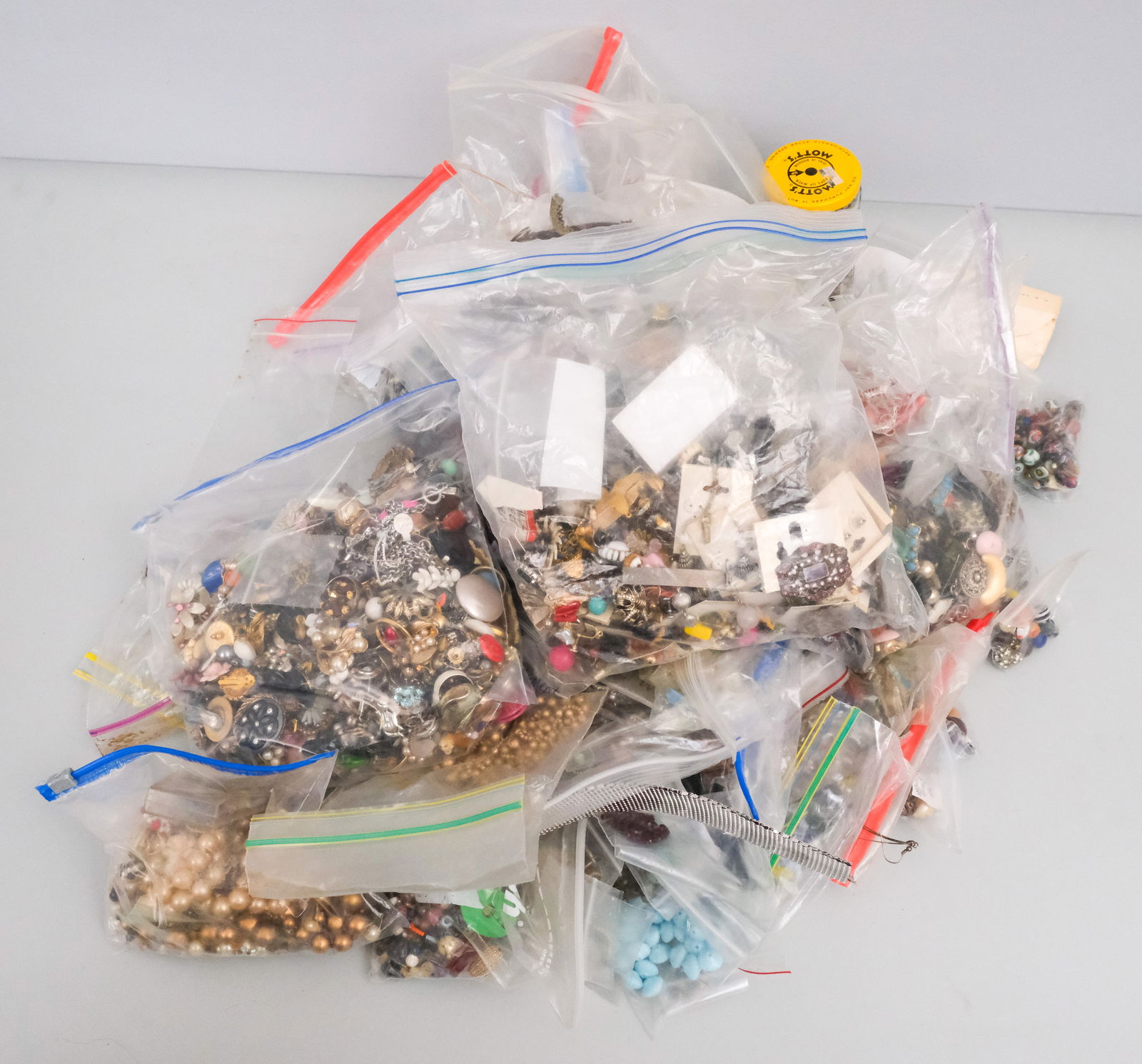 Huge Group of Costume Jewelry etc (1 of 4)