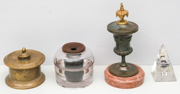 Lot of Desk Articles (1 of 7)