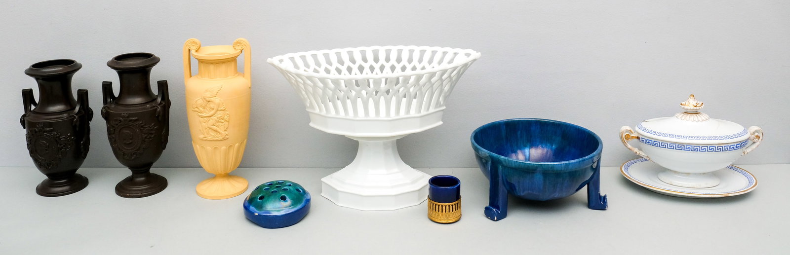 Lot of Various Porcelain (1 of 18)