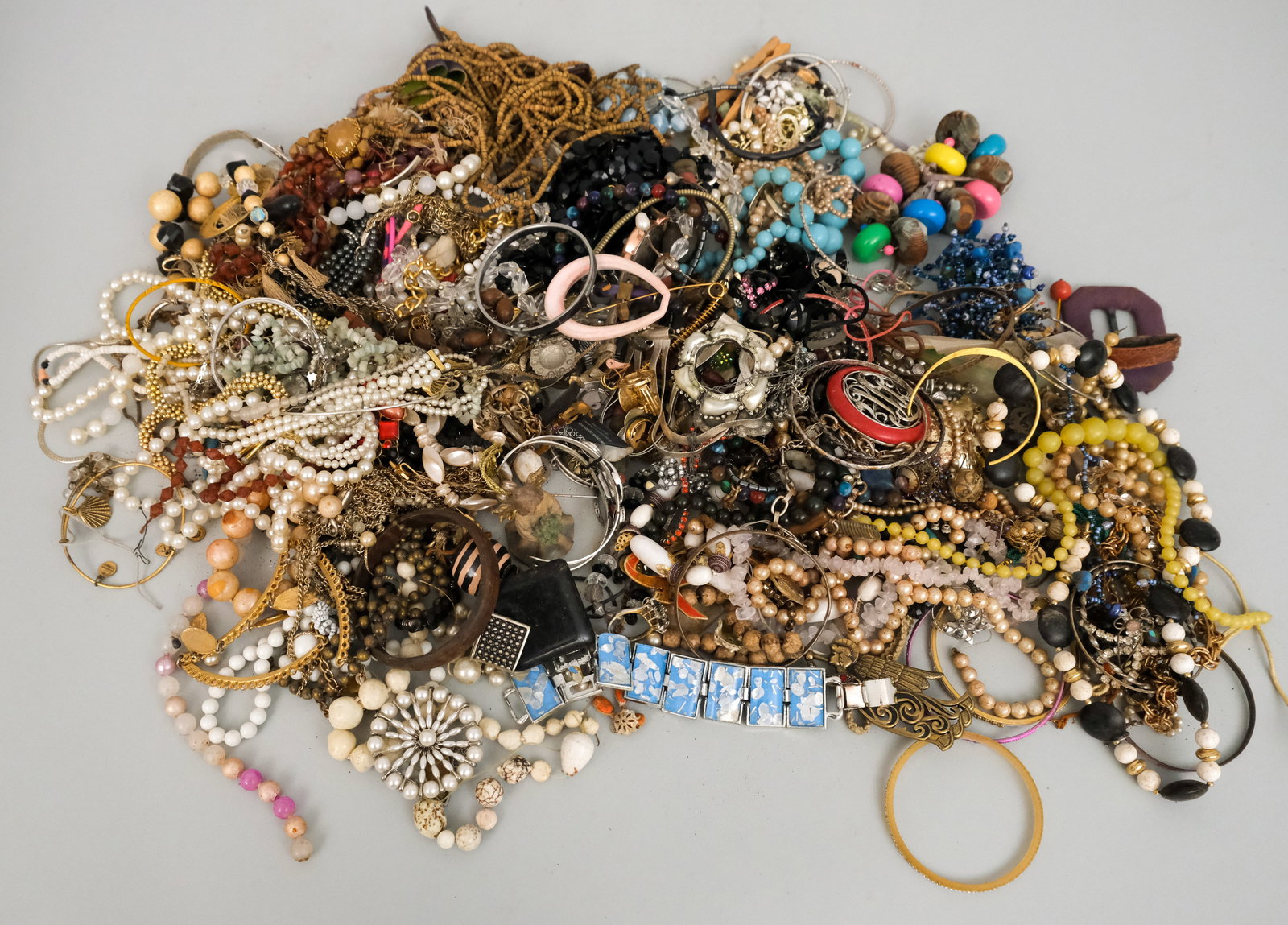 Large Lot of Costume Jewelry (1 of 4)