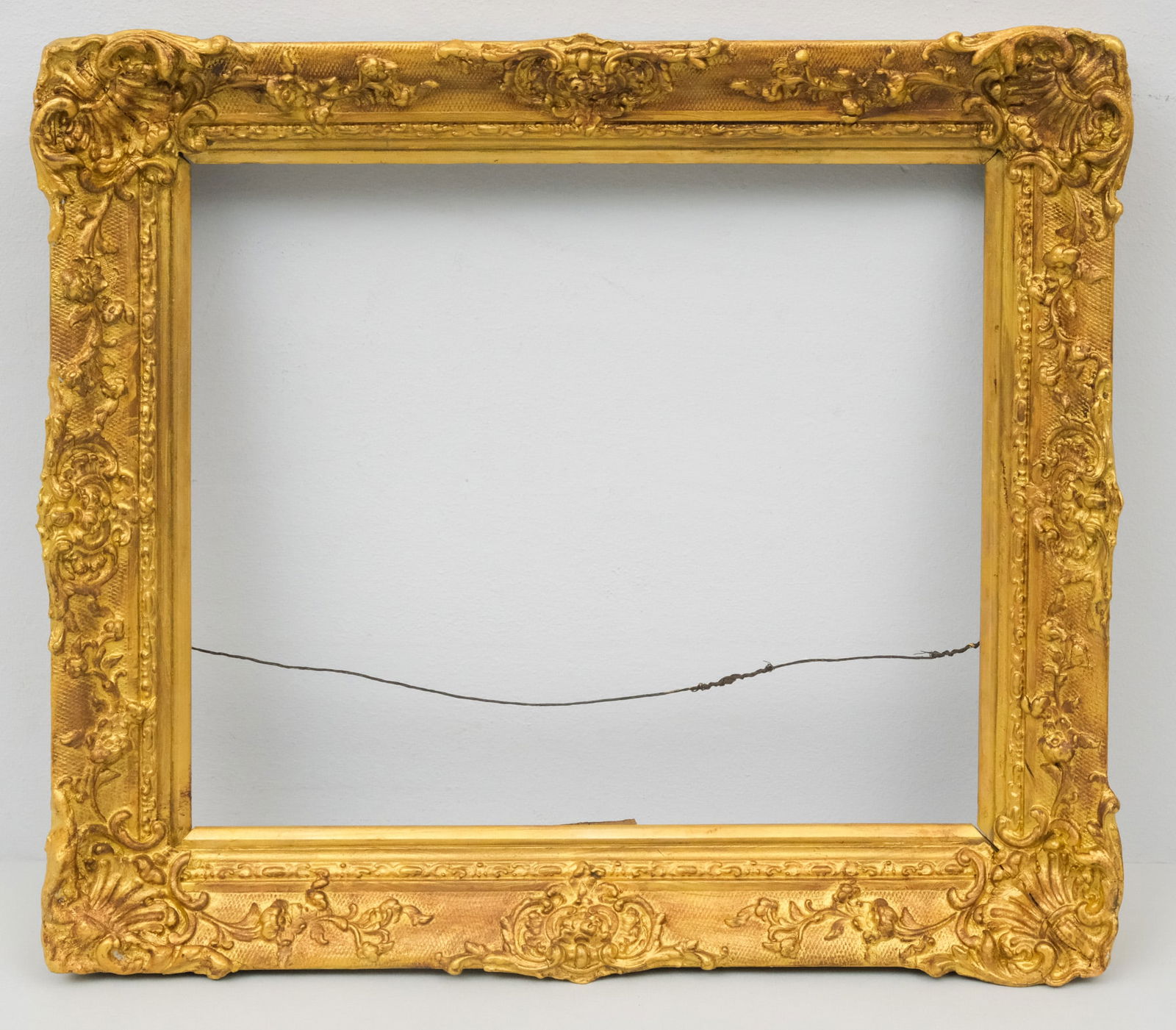 American Thomas Cole Frame 10" x 12": American, ca. 1840, in the style favored by Thomas Cole. Overall 13 1/4" x 15", rabbet 10" x 12", molding 1 3/4".