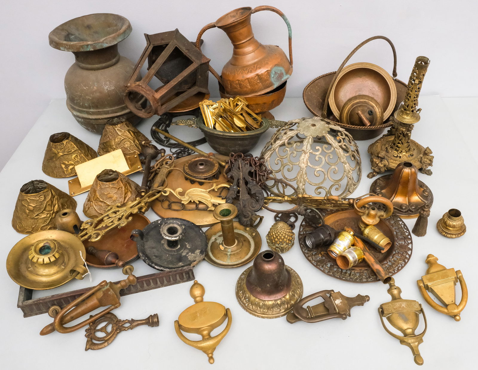 Group Antique Metal Components Inc. Oscar Bach: Large and varied group. See images.