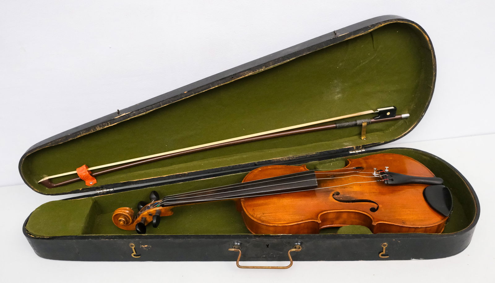 Antique Violin in Wood Case with Glasser Bow: The violin marked "Antonio Stradivarius Cremonensis Faciebat Anno 17", together with a Glasser bow.