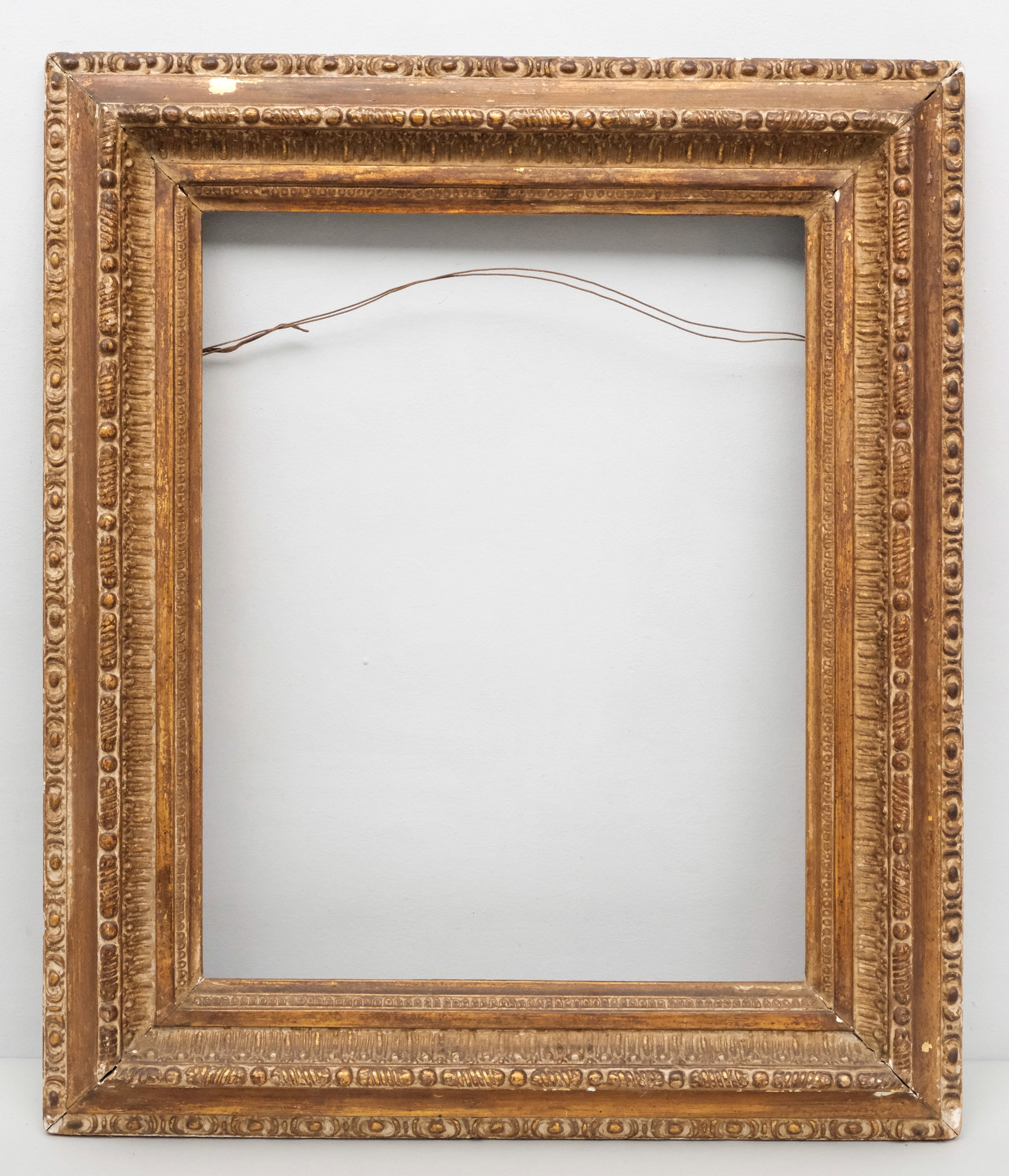 American Baroque Revival Frame 16" x 20": American, ca. 1840, in a great standard size. Overall 23" x 27", rabbet 16" x 20", molding 4".