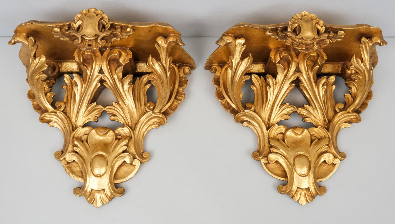 Pair of Gilt Rococo Wall-Mounted Shelves (1 of 9)