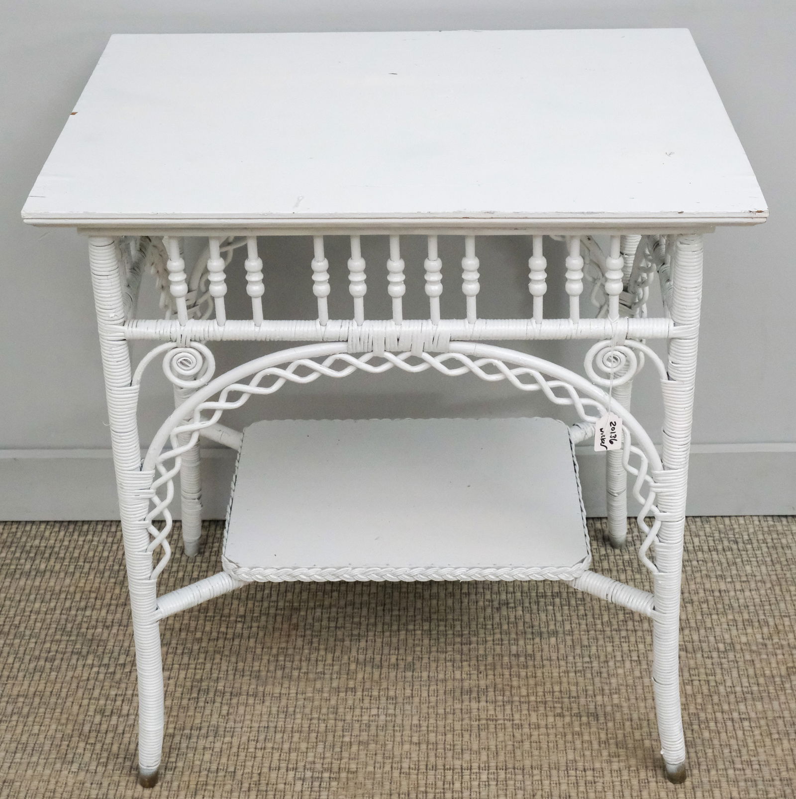 Vintage White Wicker Table (1 of 6)