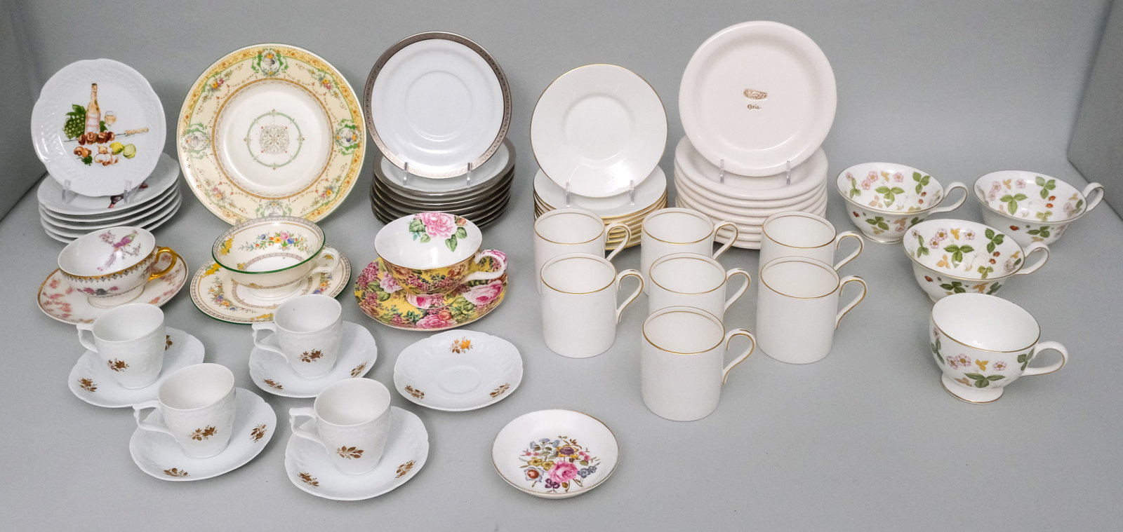 Lot of Fine Porcelain Inc. Wedgwood & Minton (1 of 17)