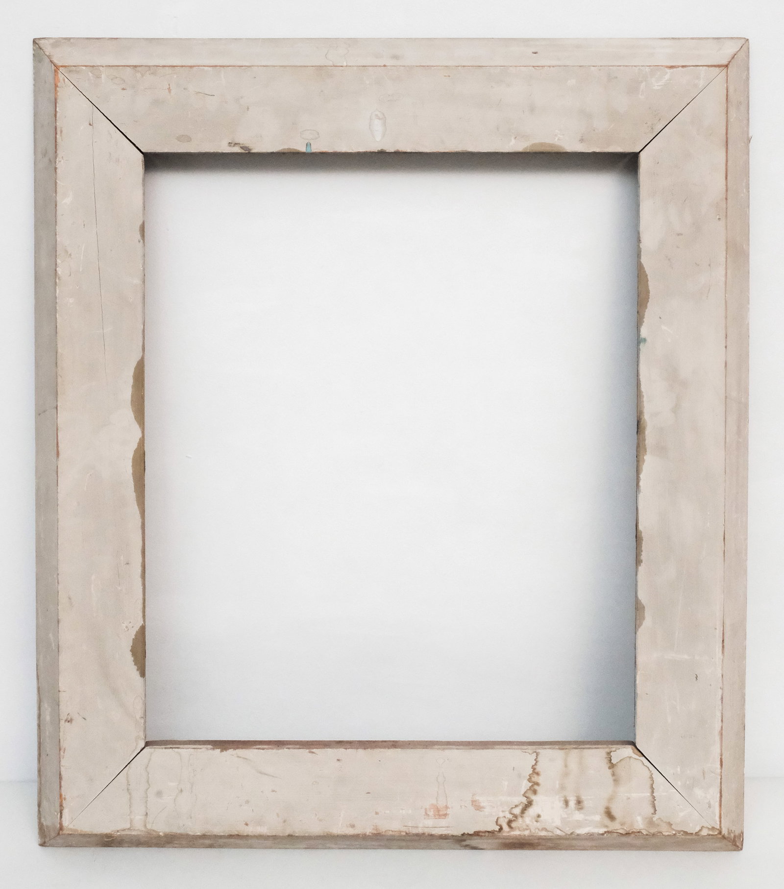 American Modernist Frame 20" x 24": American, ca. 1940, in a great standard size. Overall 29 1/2" x 33 1/2", rabbet 20" x 24", molding 4 3/4".