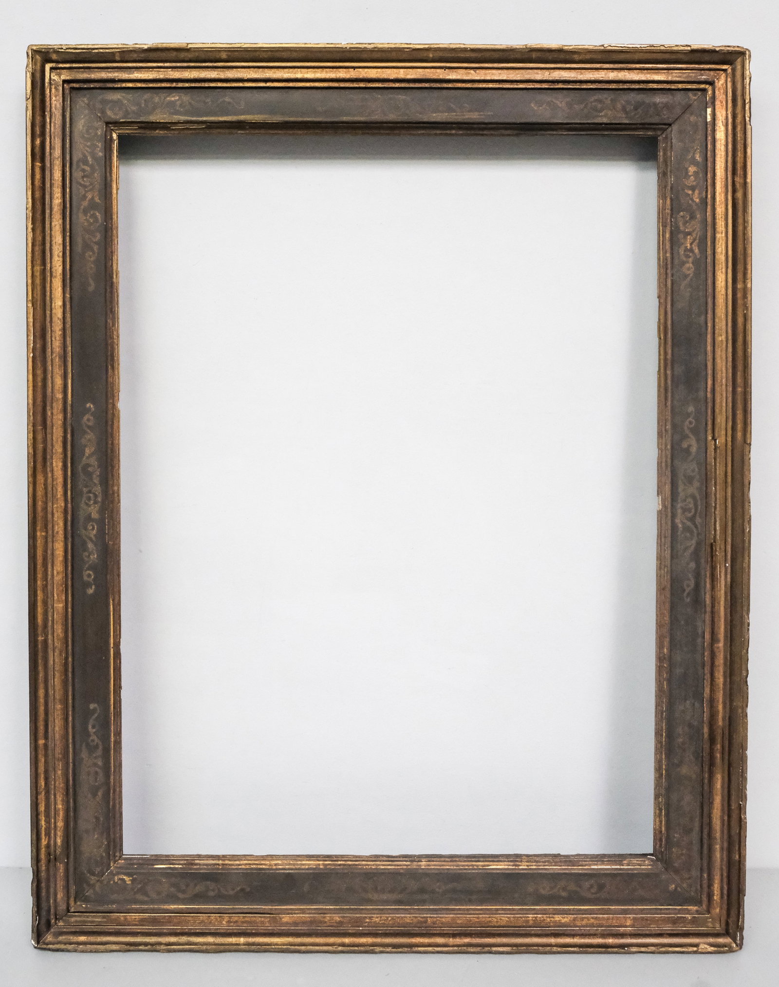 Italian Giltwood Sgraffito Frame 17" x 23" (1 of 4)