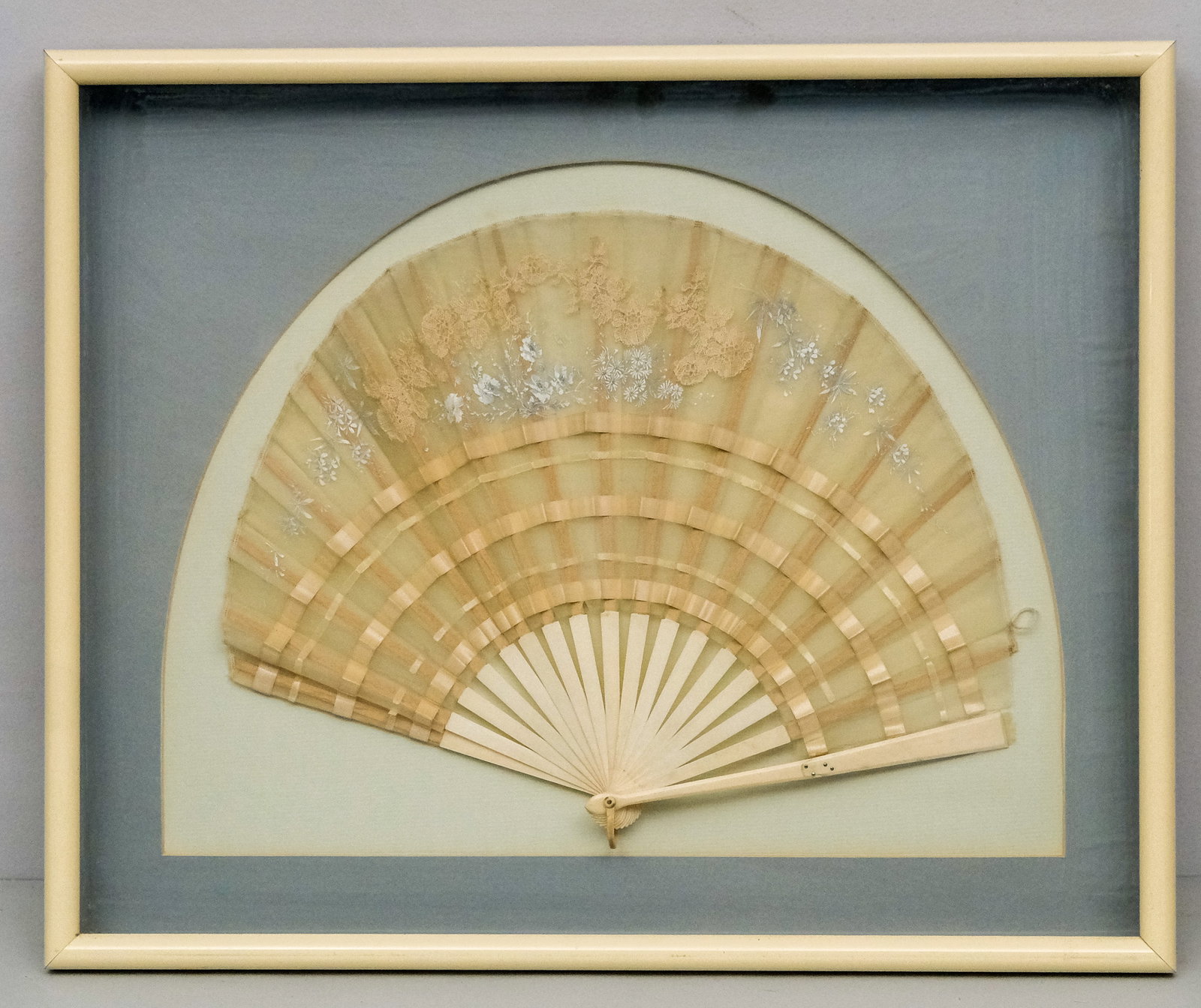 Chinese Export Silk Fan (1 of 5)