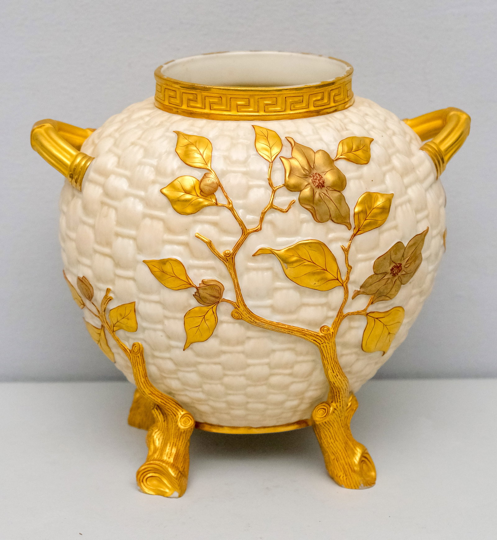 Worcester Aesthetic Porcelain Basket Weave Vase (1 of 6)