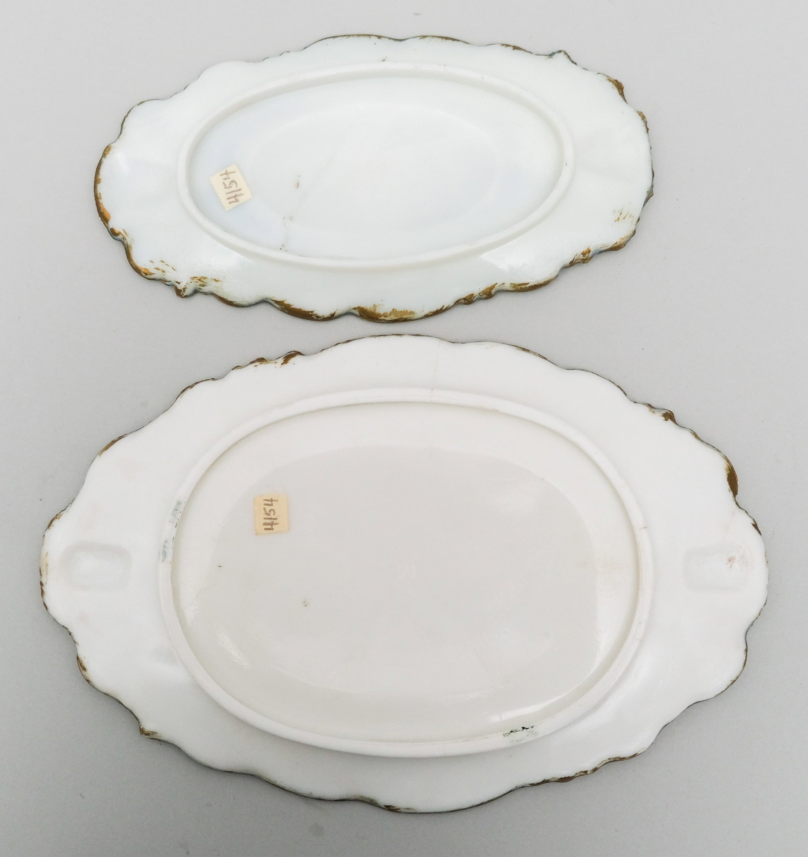 Murray EAPG Bison Pattern Dresser Set - 3