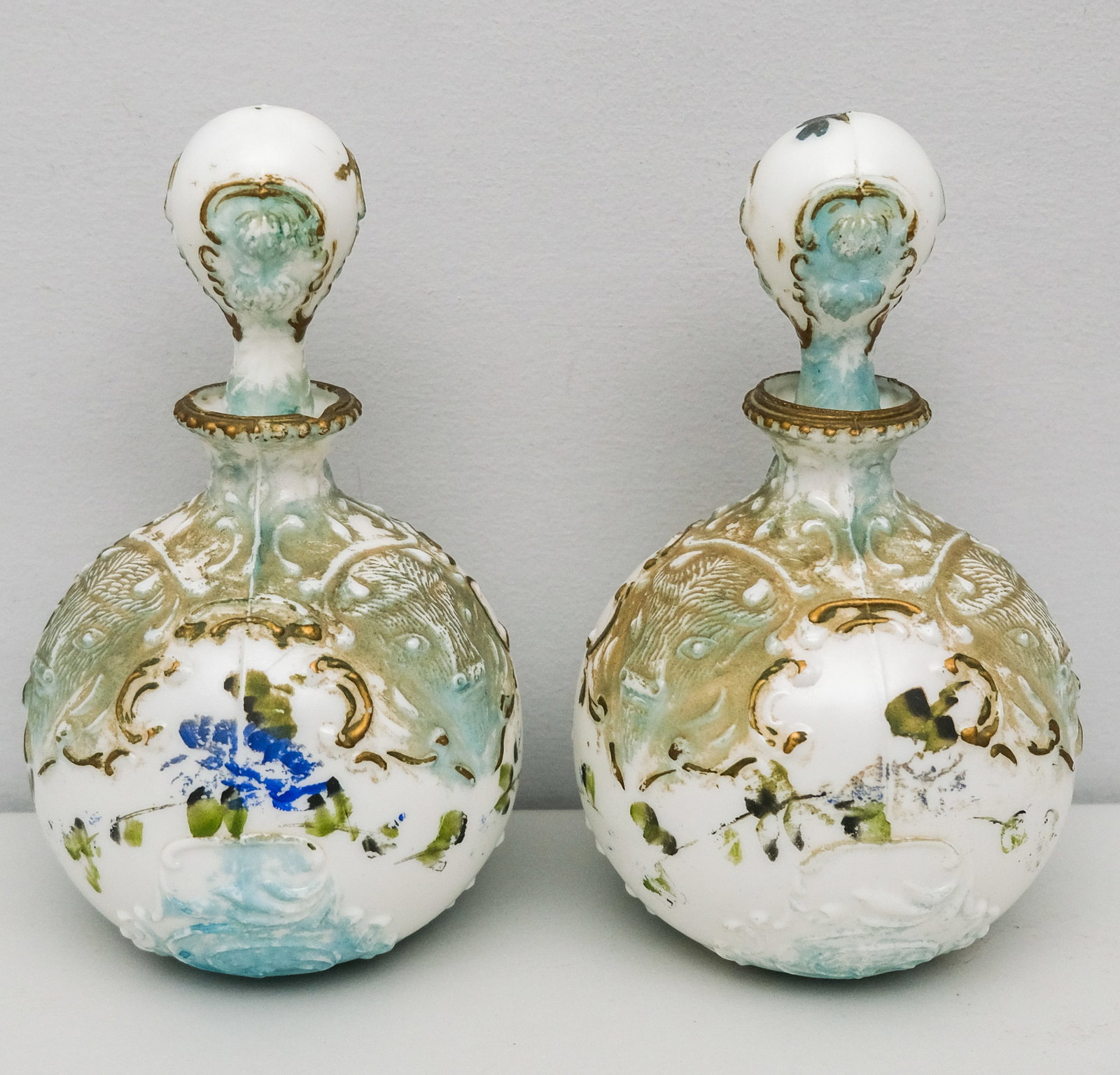 Murray EAPG Bison Pattern Dresser Set - 4