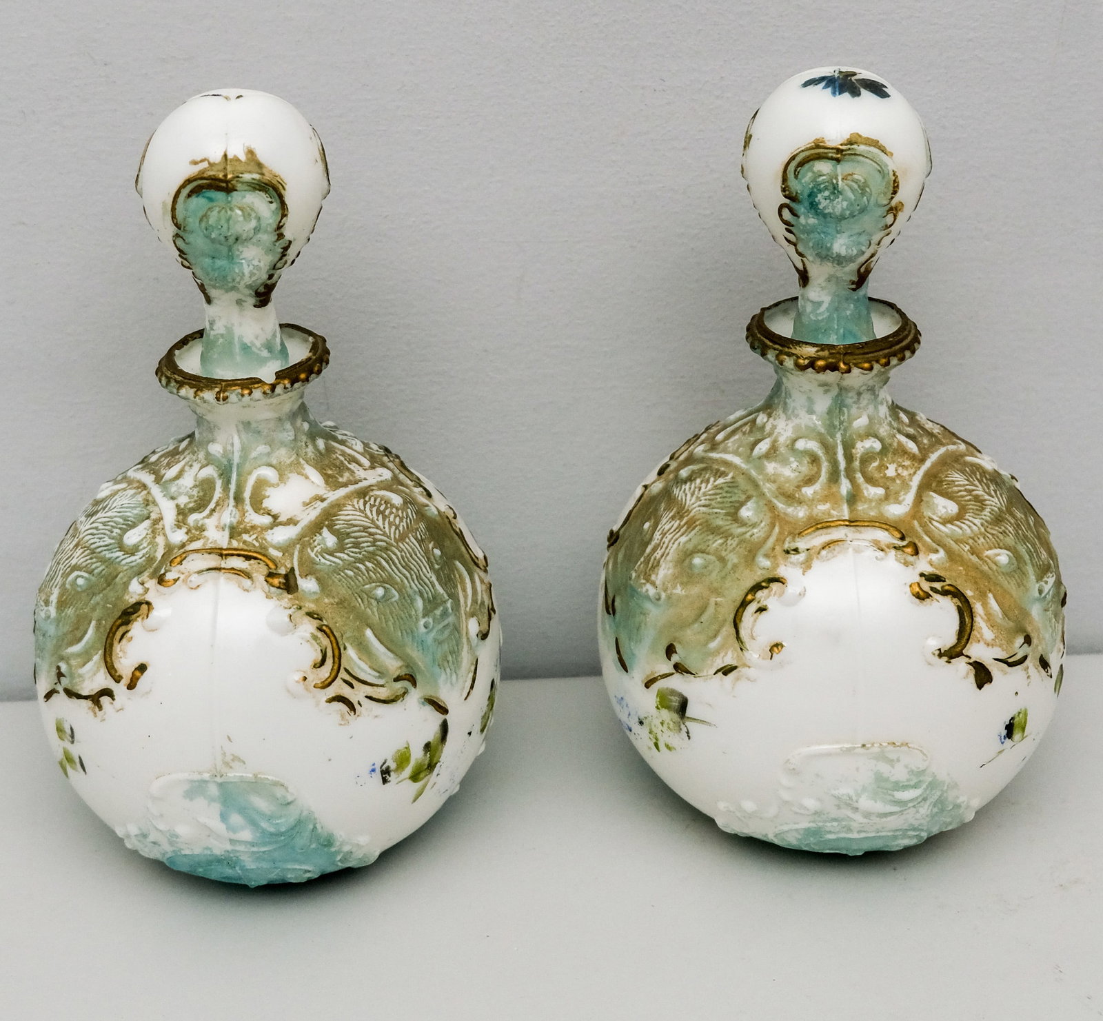 Murray EAPG Bison Pattern Dresser Set - 5